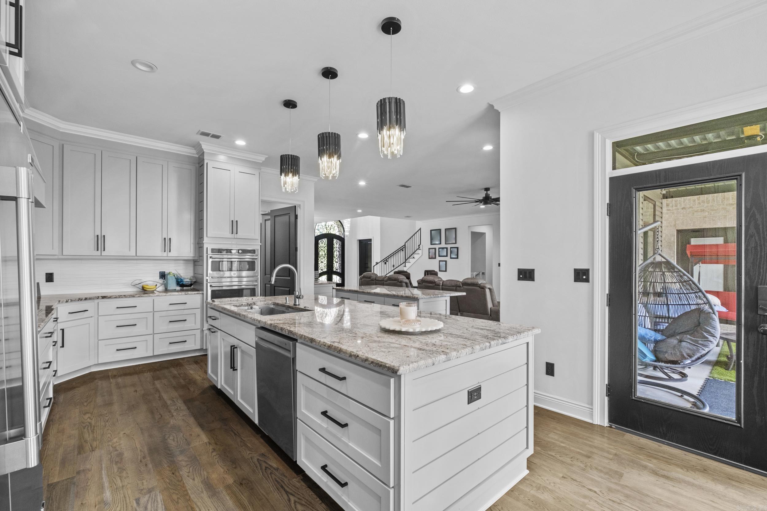 RIVER OAKS - Residential