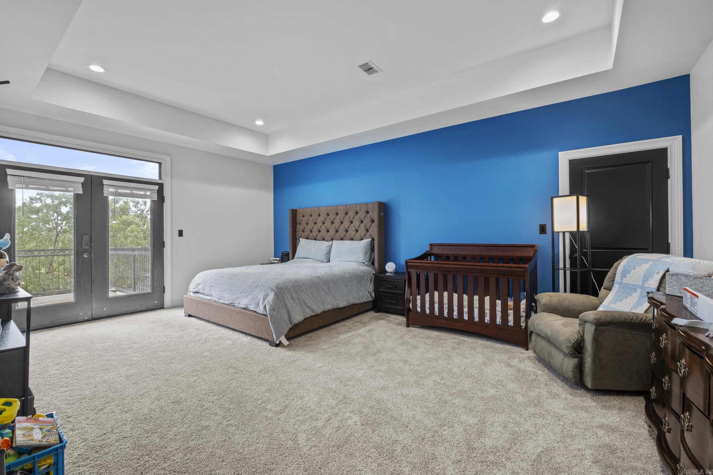 RIVER OAKS - Residential