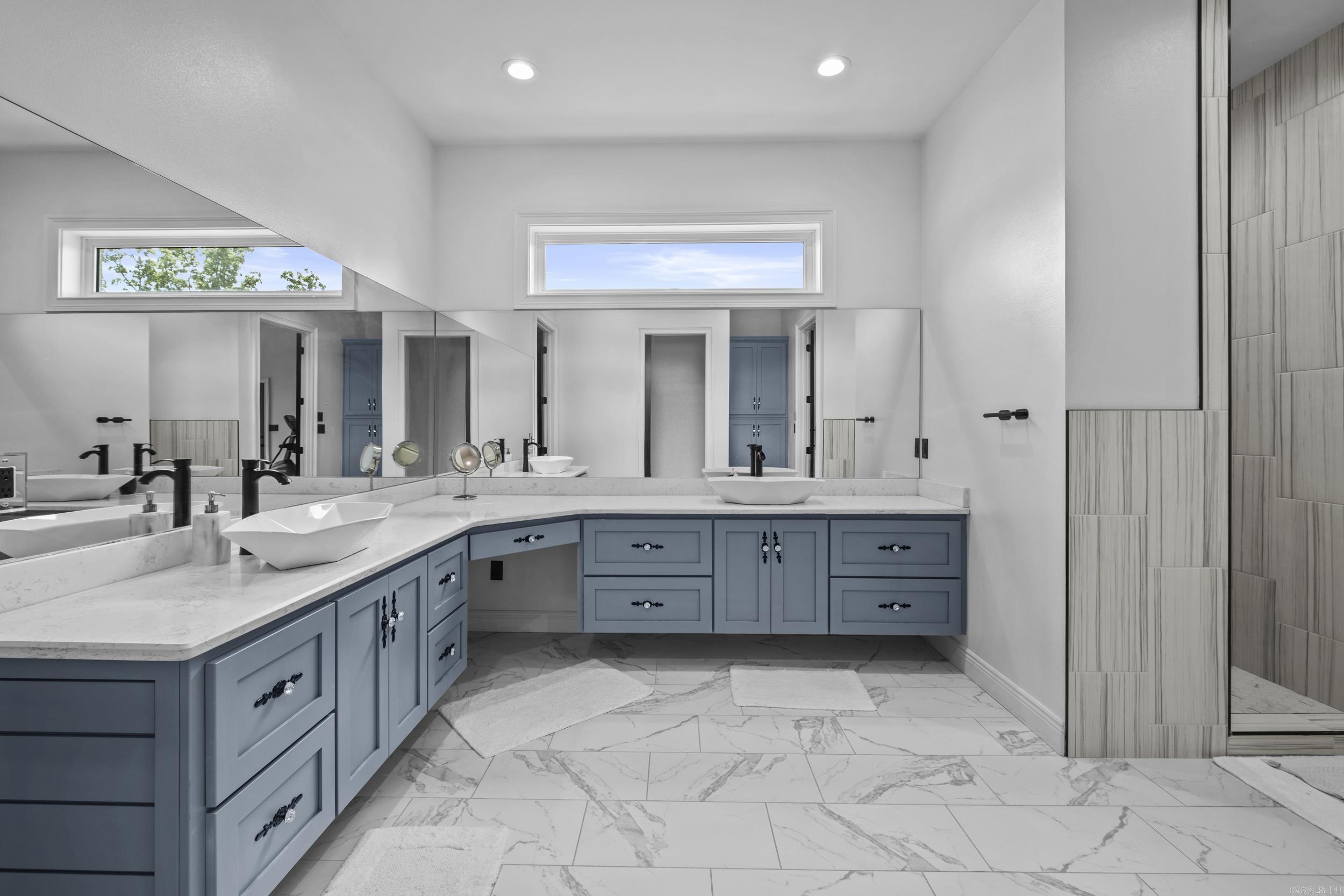 RIVER OAKS - Residential