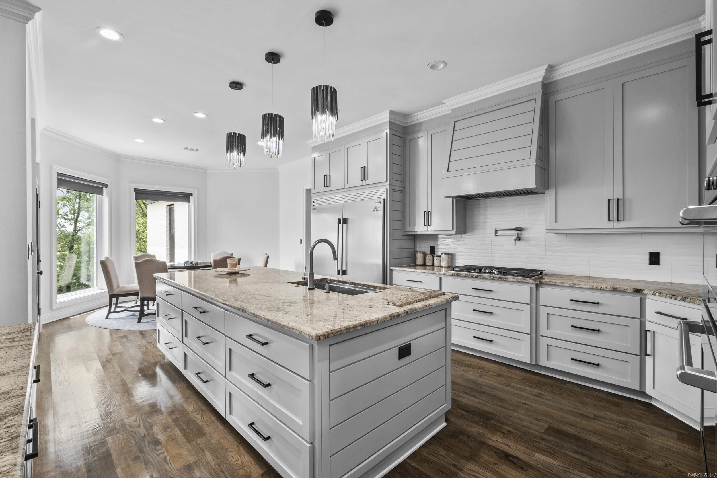 RIVER OAKS - Residential