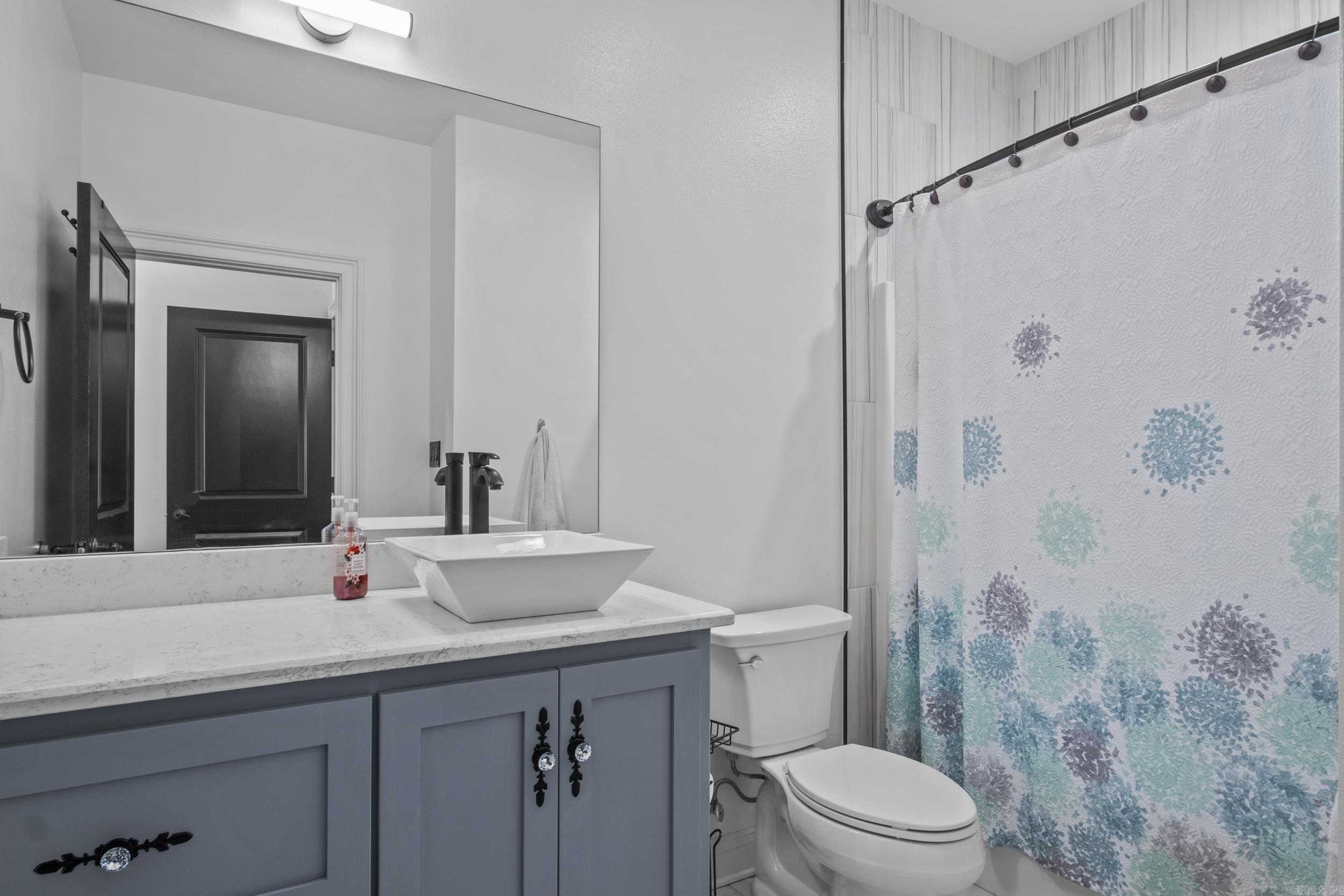 RIVER OAKS - Residential