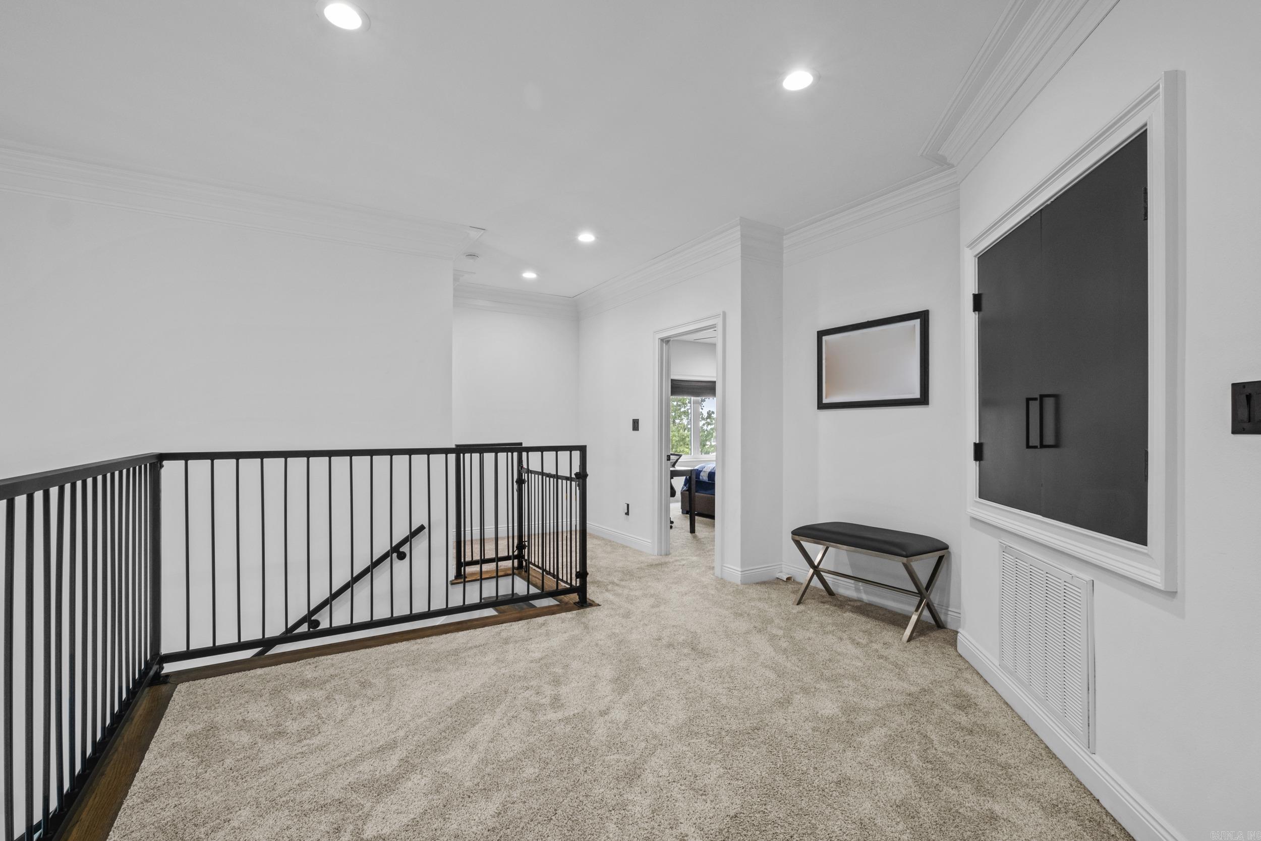 RIVER OAKS - Residential