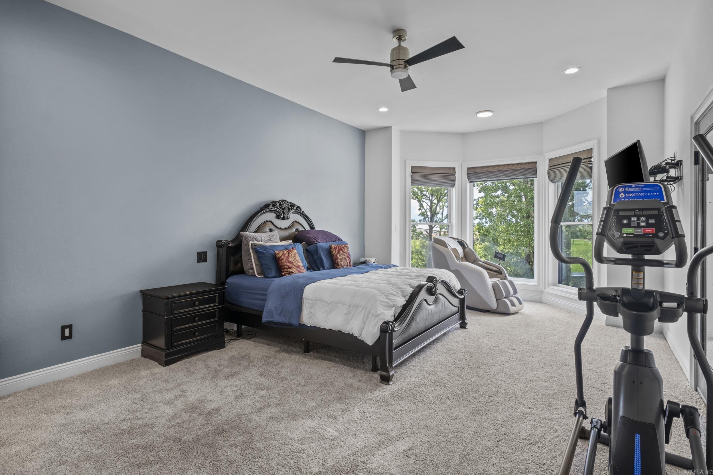 RIVER OAKS - Residential