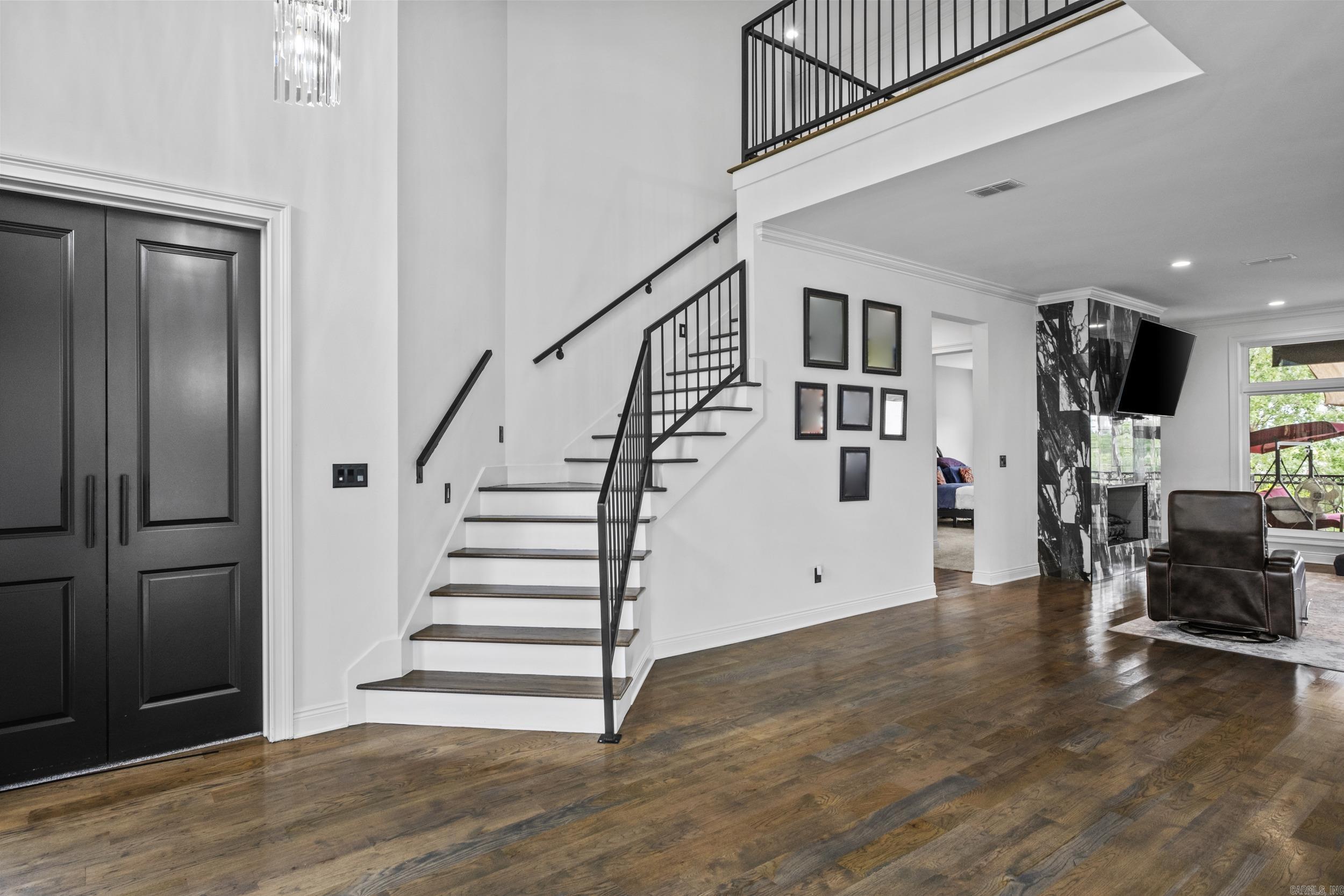 RIVER OAKS - Residential