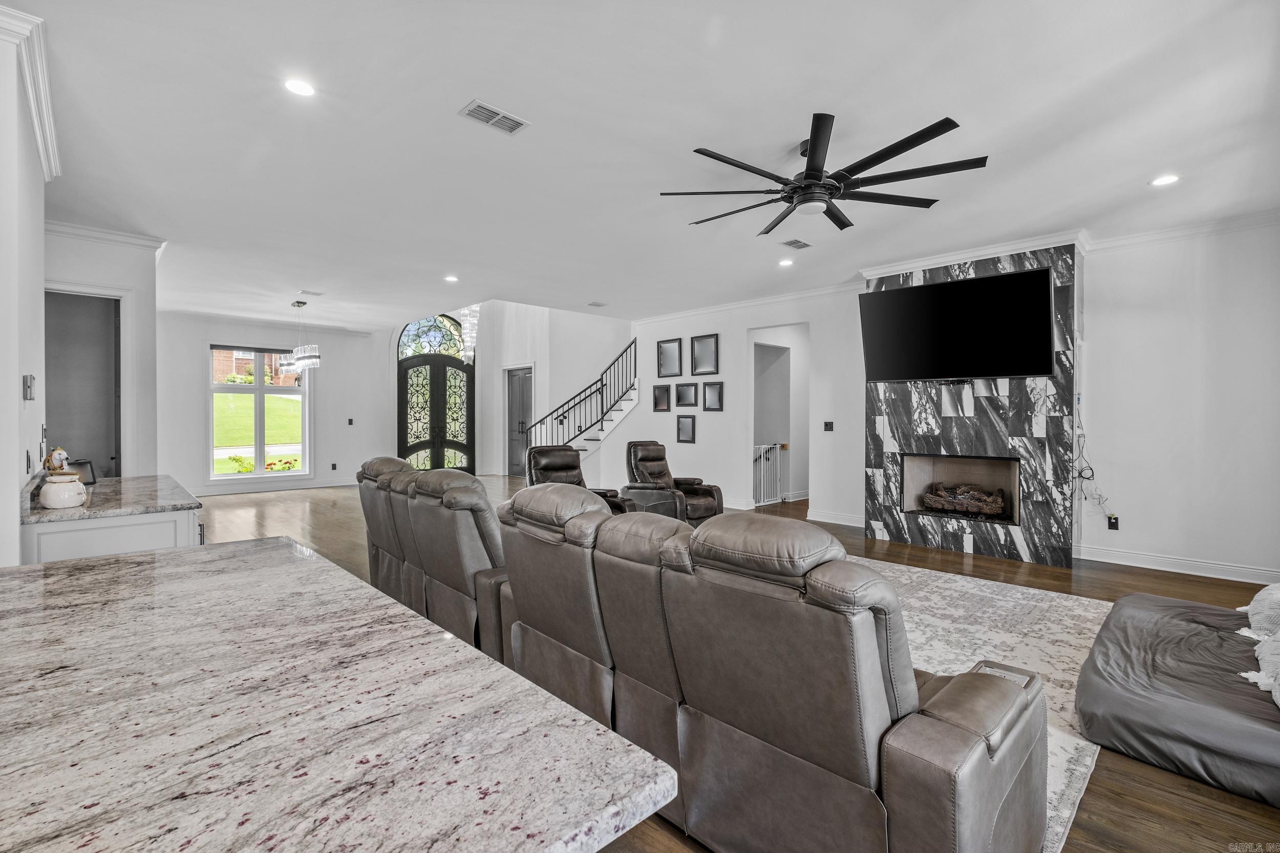 RIVER OAKS - Residential