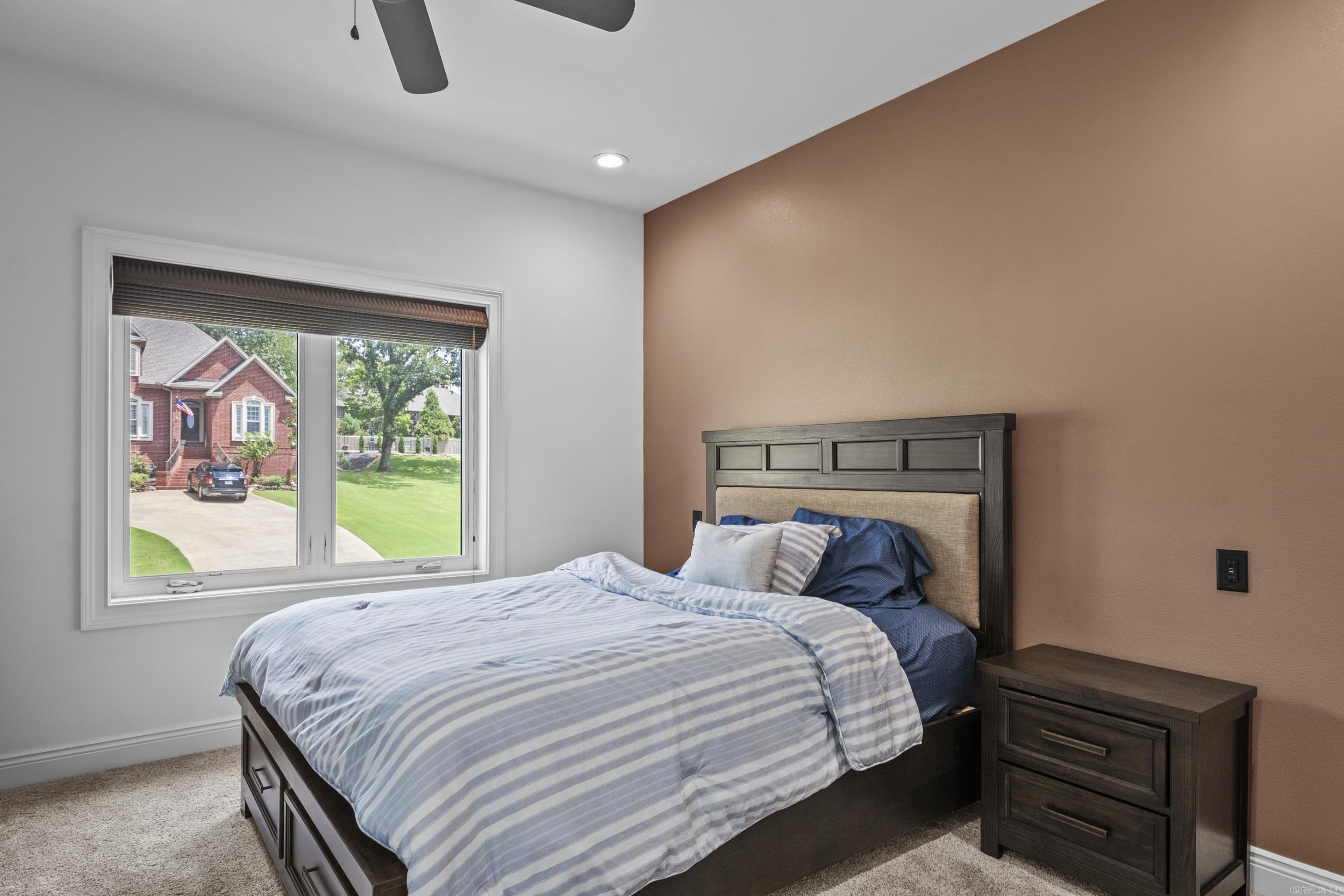 RIVER OAKS - Residential