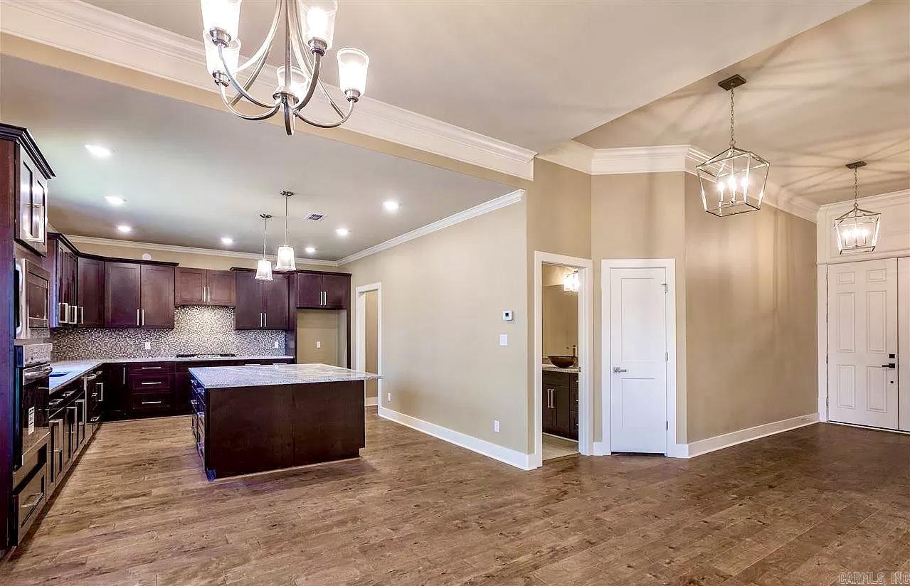 SIENNA LAKE - Residential