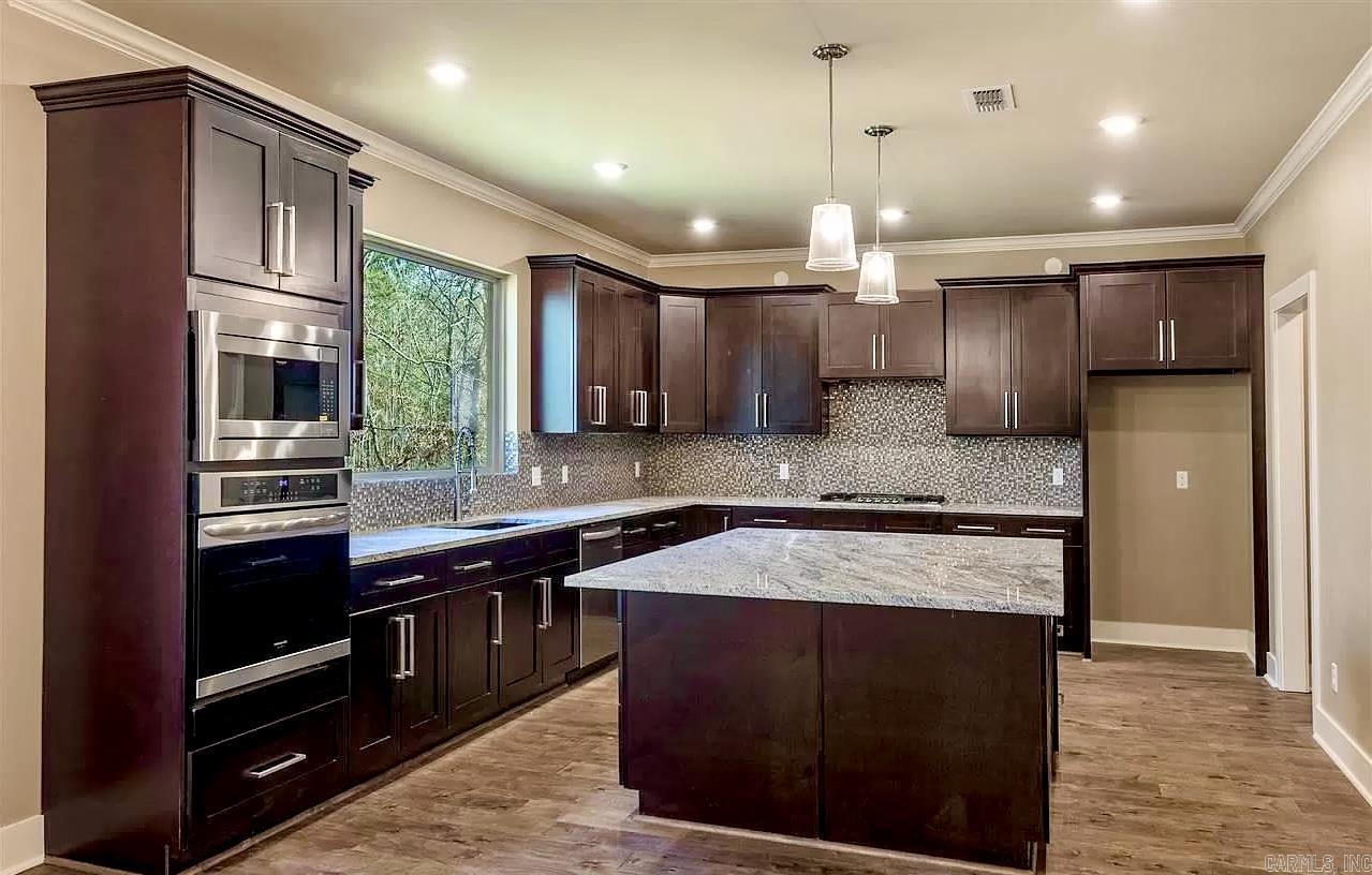 SIENNA LAKE - Residential