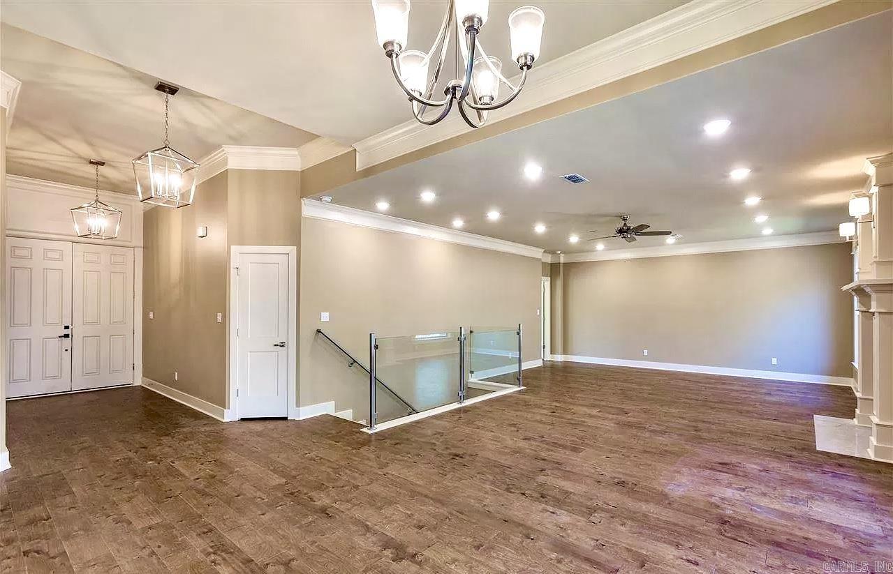SIENNA LAKE - Residential