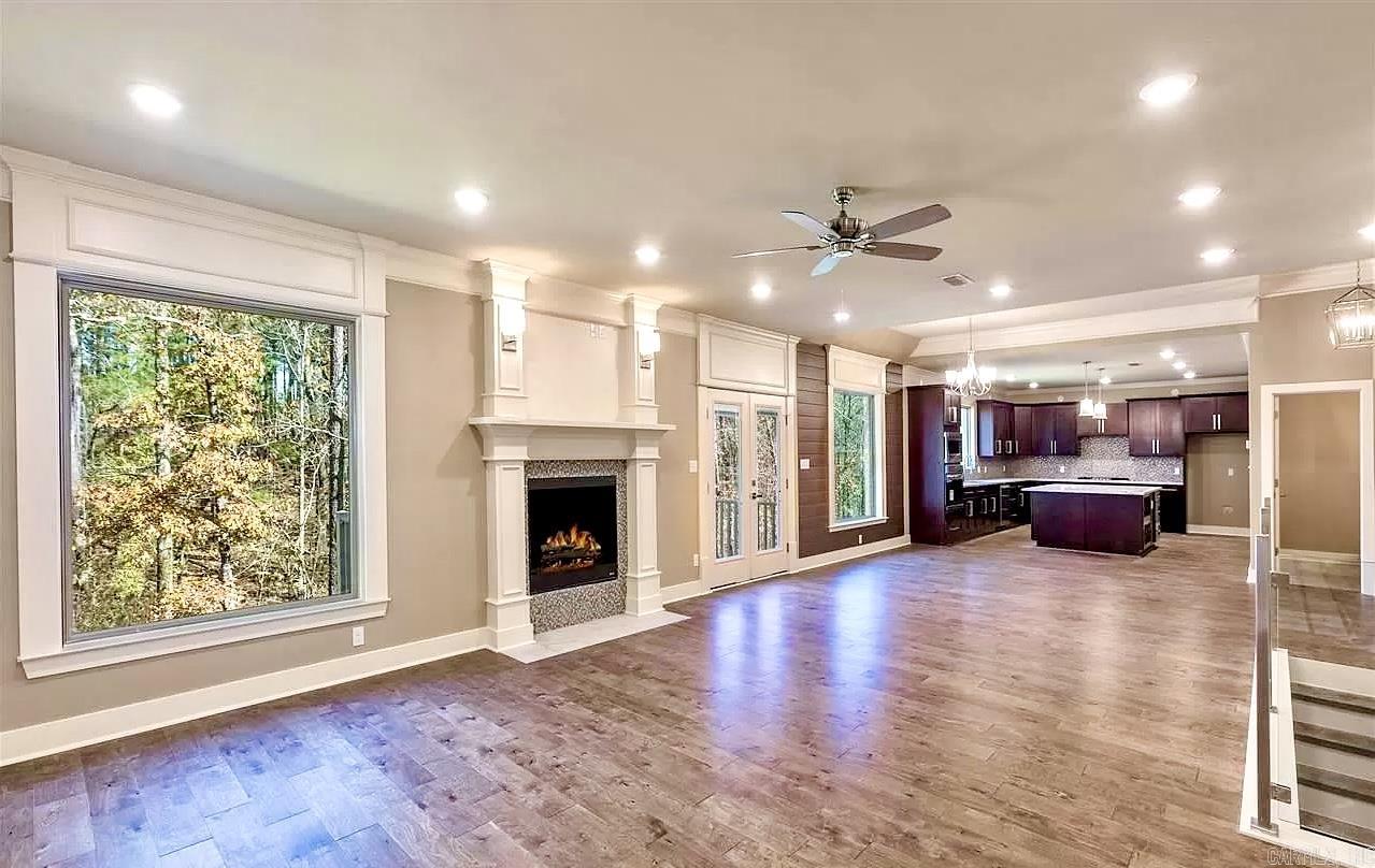 SIENNA LAKE - Residential