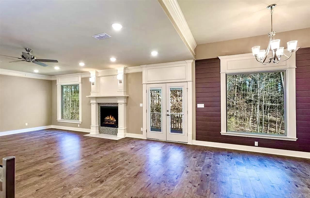 SIENNA LAKE - Residential