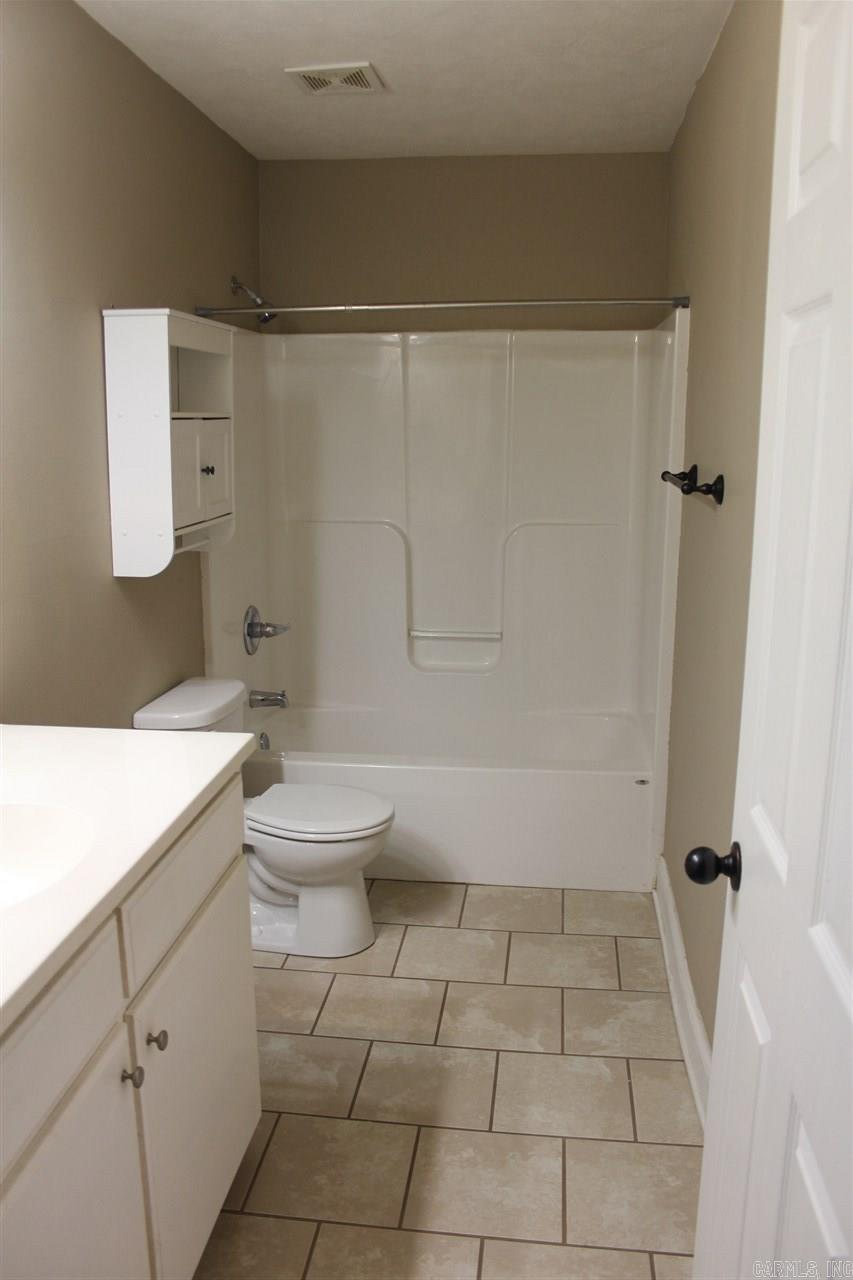 BELLEVUE - Residential Lease