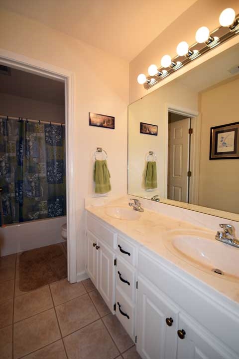 APACHE FLATS - Residential