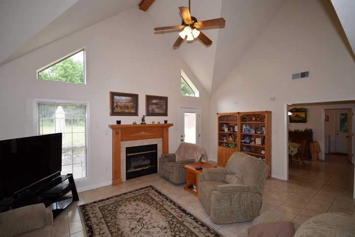 APACHE FLATS - Residential