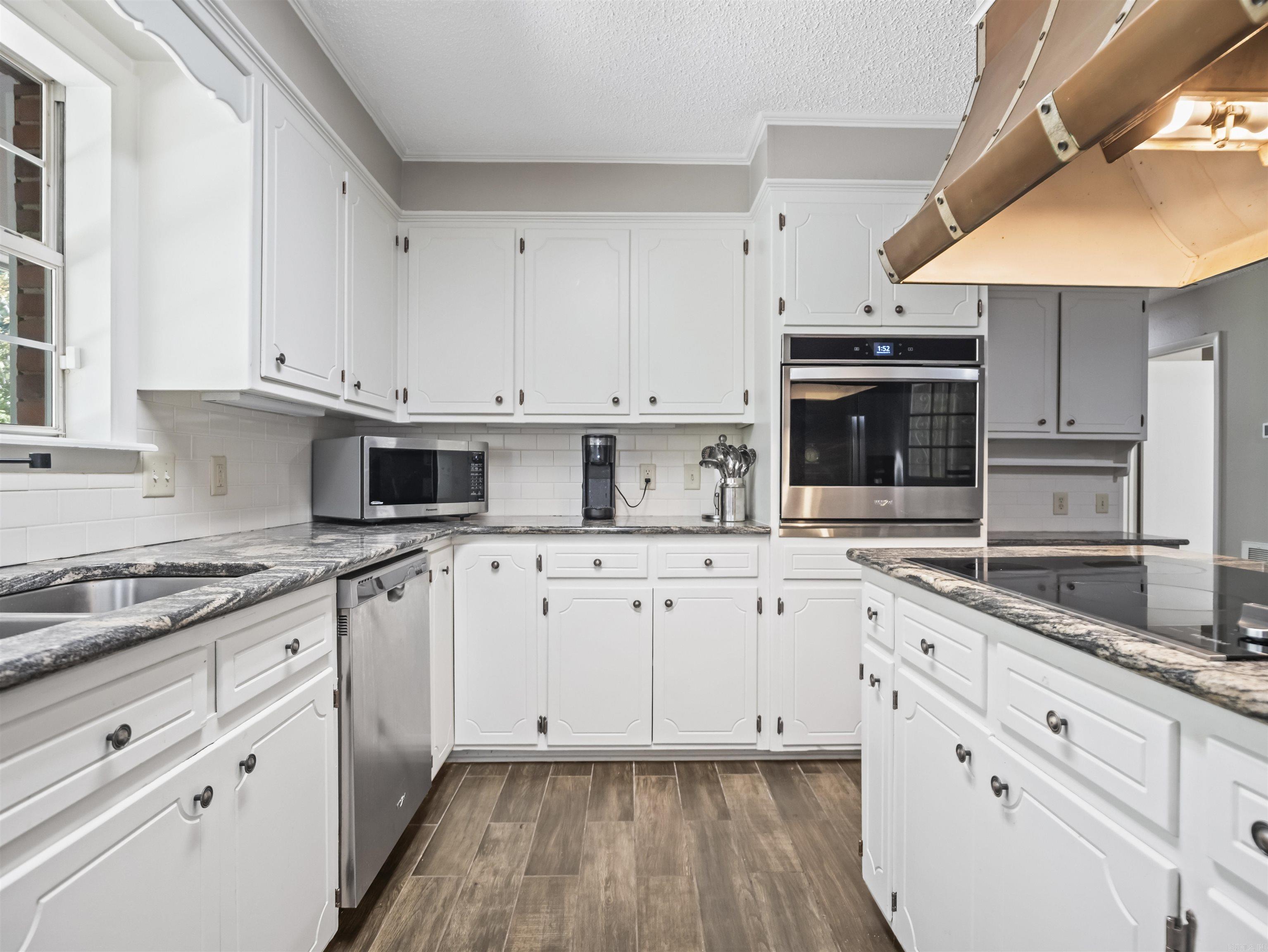 INDIAN HILLS ESTATES - Residential