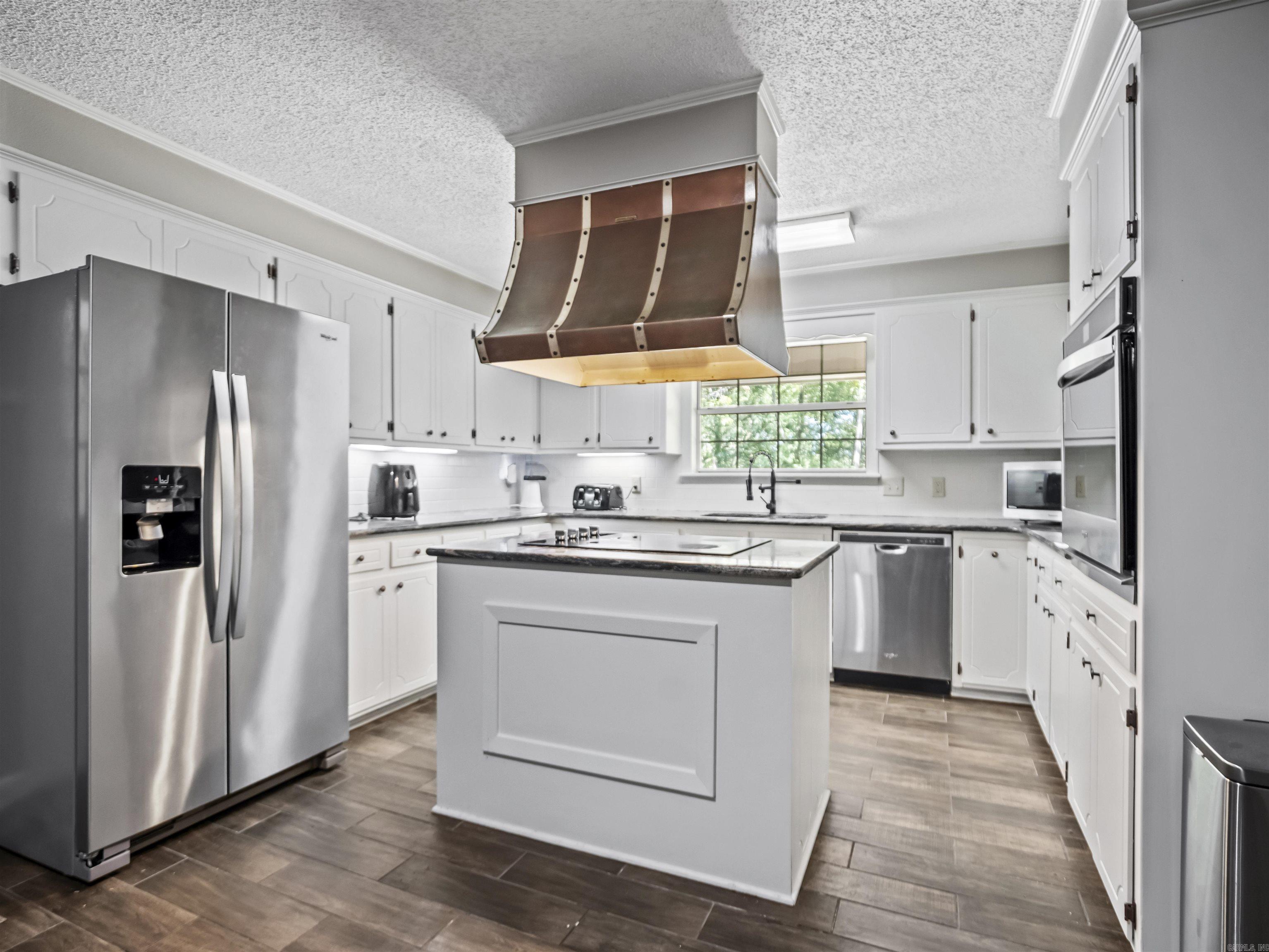 INDIAN HILLS ESTATES - Residential