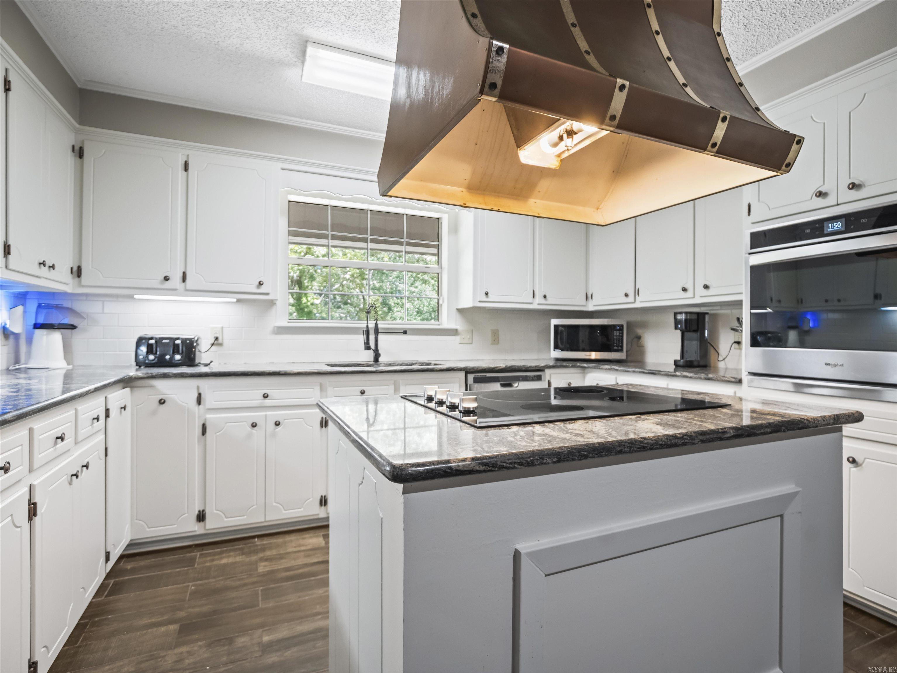 INDIAN HILLS ESTATES - Residential