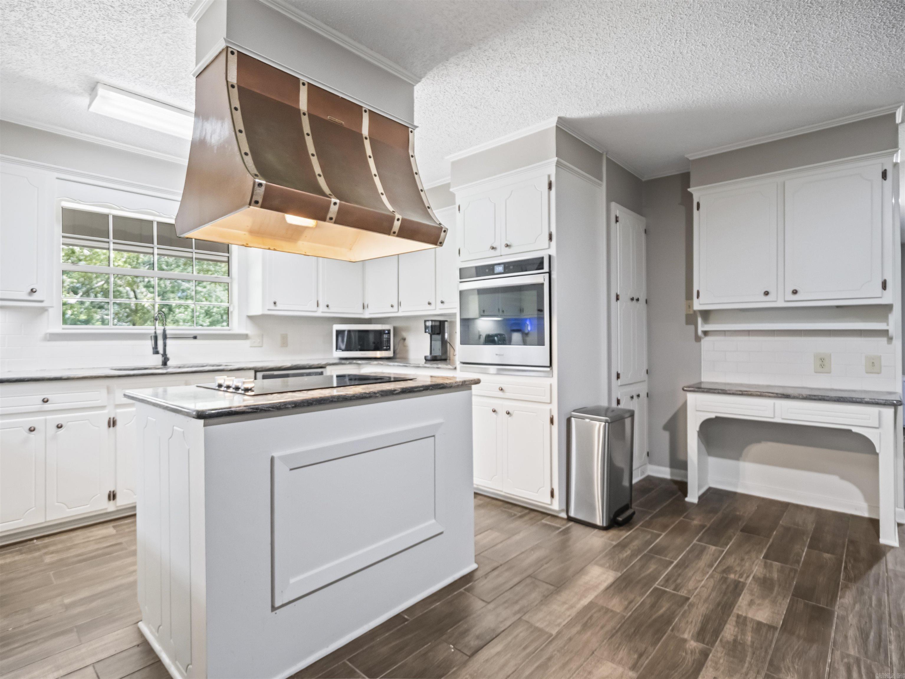INDIAN HILLS ESTATES - Residential