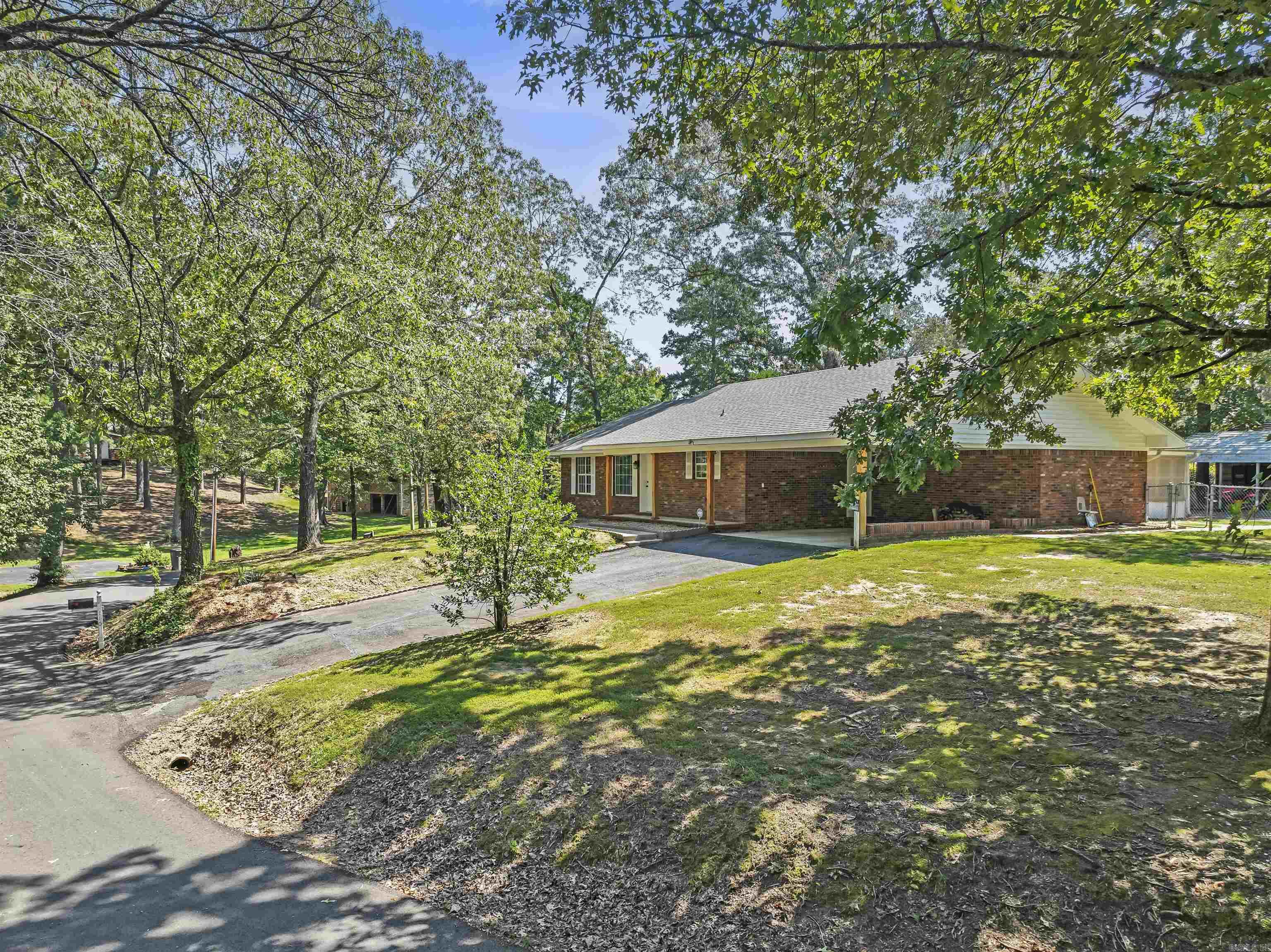 INDIAN HILLS ESTATES - Residential