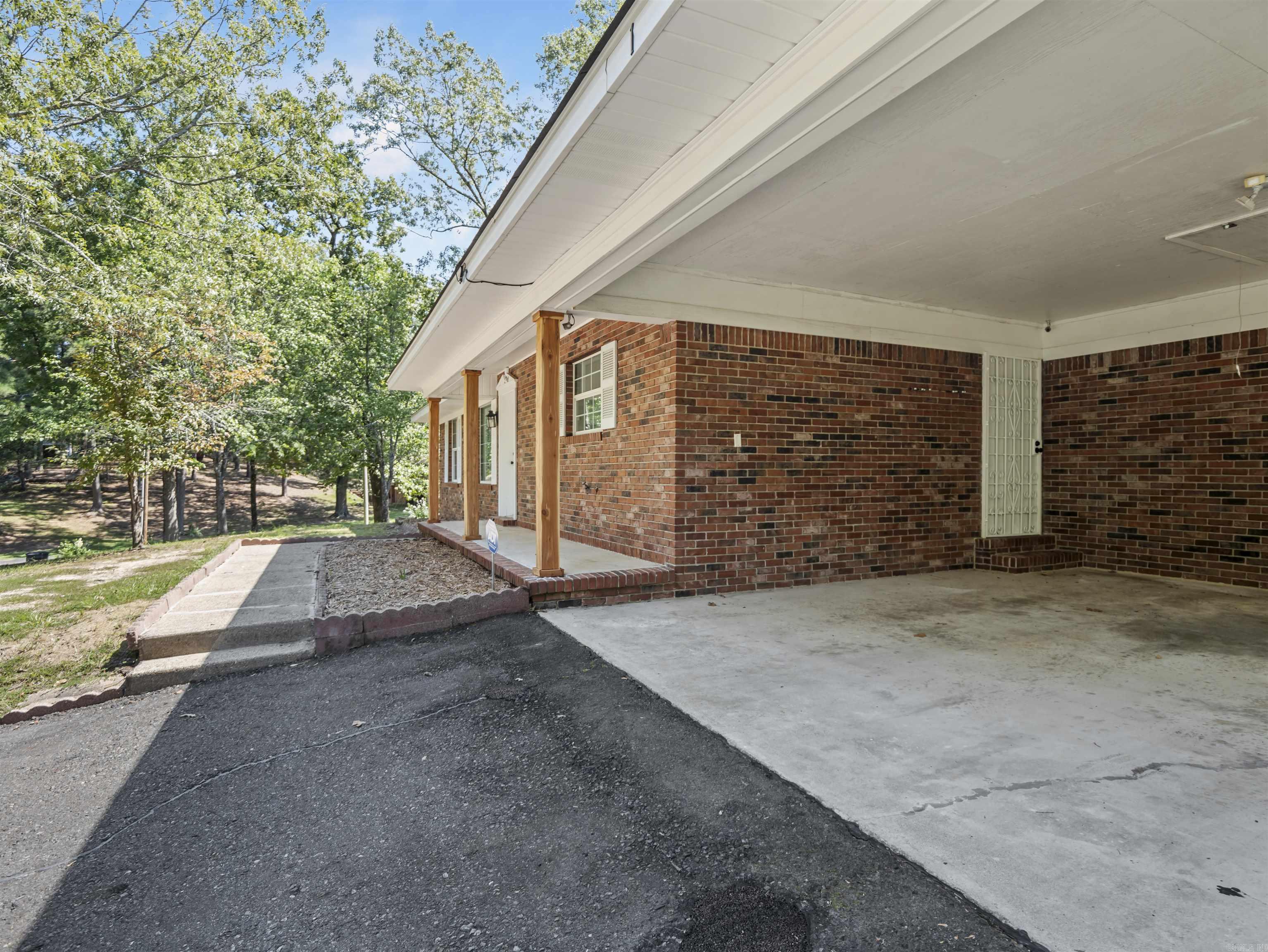 INDIAN HILLS ESTATES - Residential