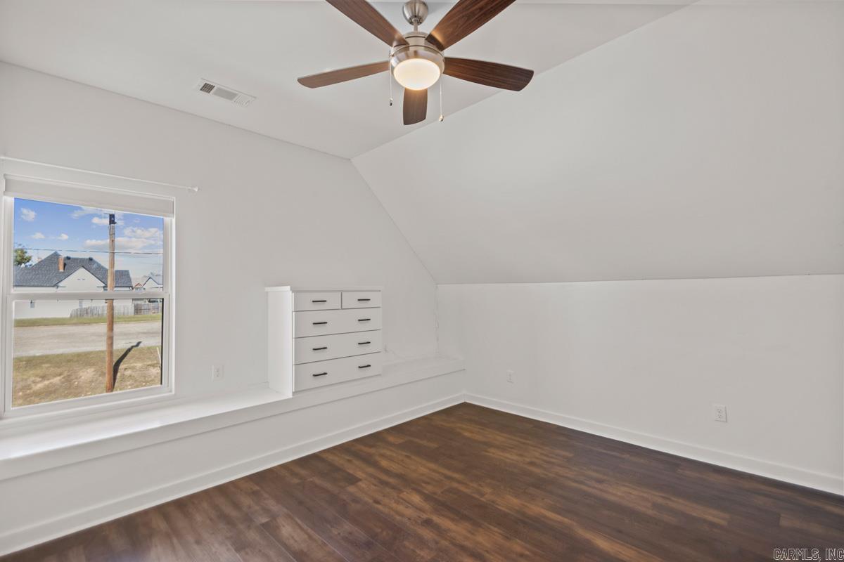 ORIGINAL TOWN-BENTON - Residential