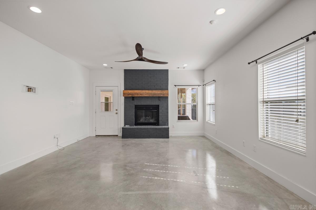 ORIGINAL TOWN-BENTON - Residential