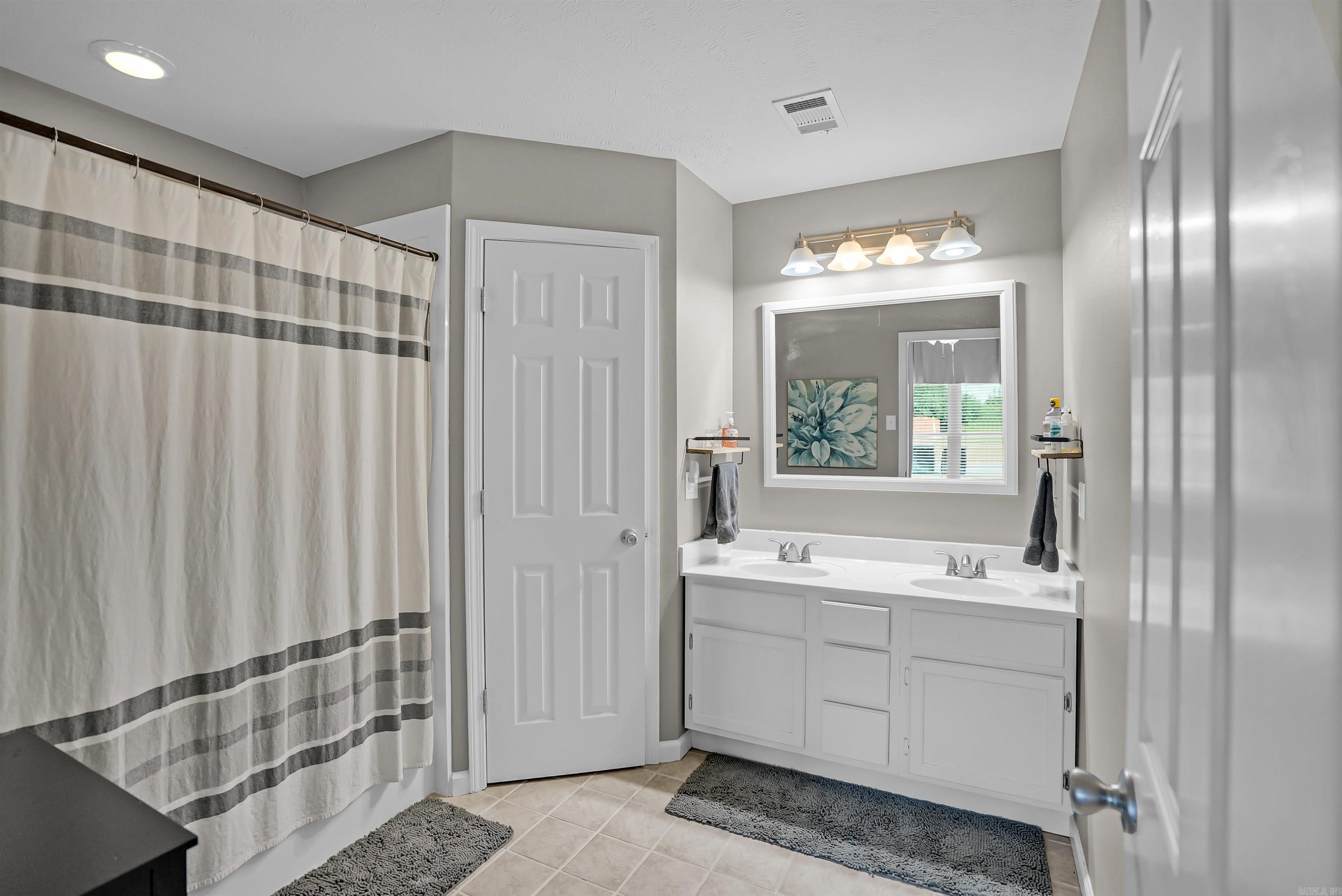 DOVE CREEK - Residential