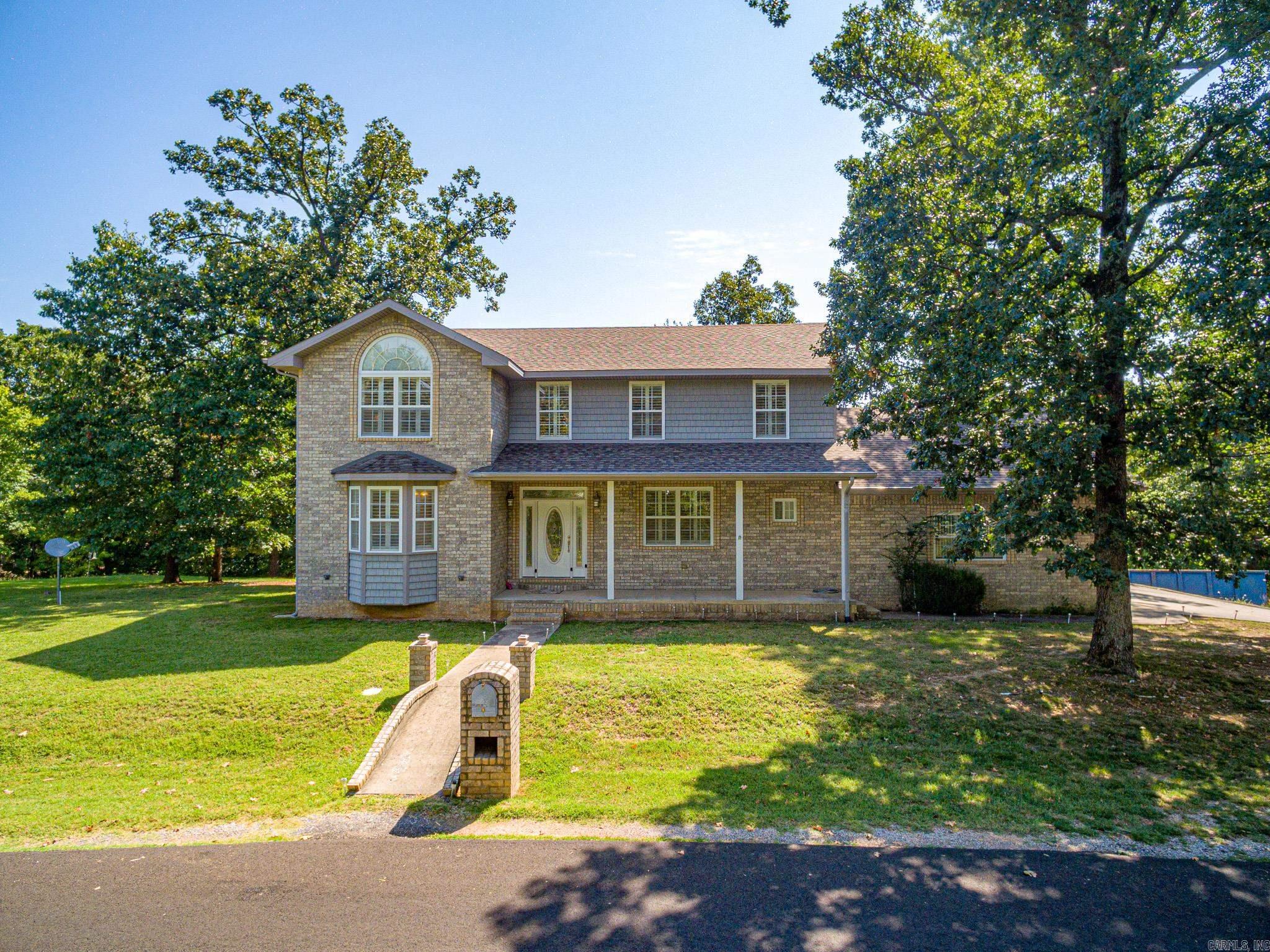 Beautiful 2 story house in a great location! House is on .29 acre lot. Close proximity to Metfield Clubhouse, the Back 40 trail, and Lake Brittany. This 3 bedroom, 3 bathroom house offers a large 3 car garage, spacious kitchen, open living room, and large bedrooms. Excellent backyard surrounded by nature. Don’t miss this opportunity.
