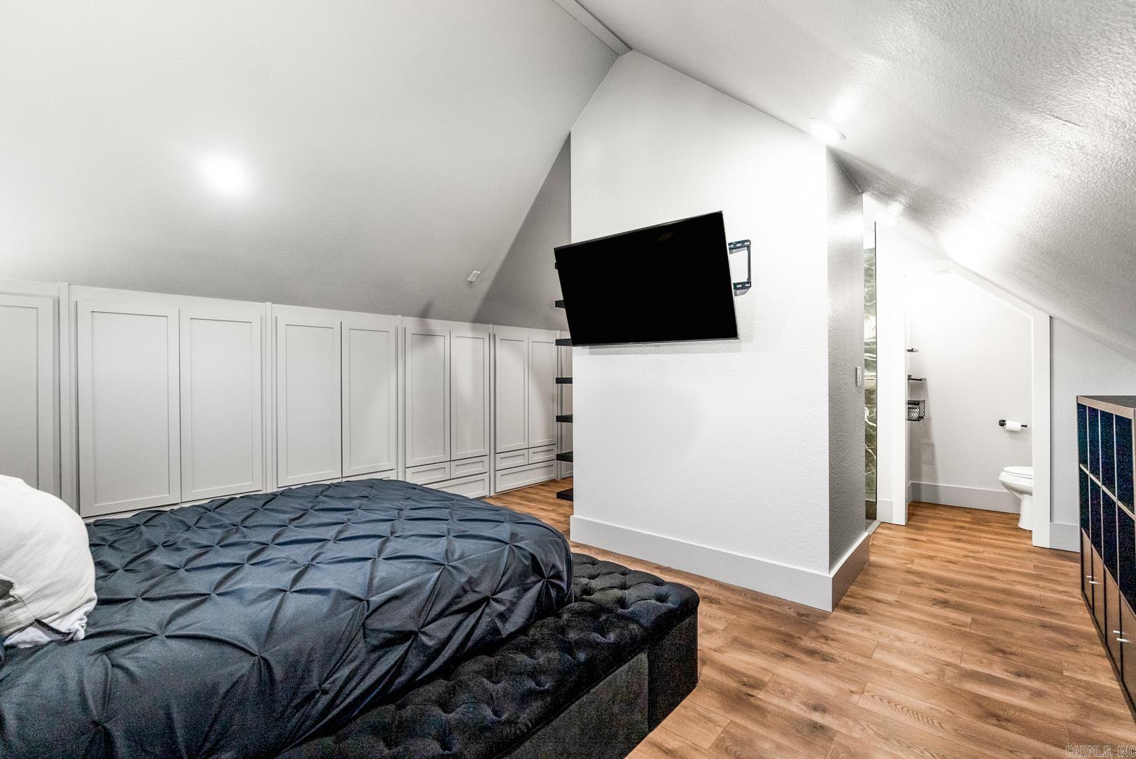 CHAPEL CREEK - Residential