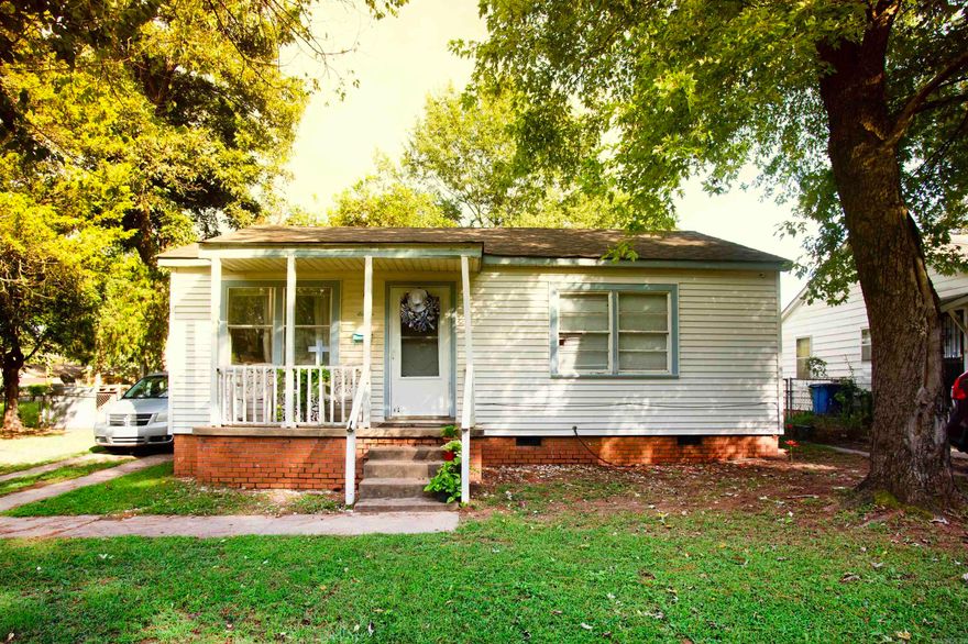 Check out this 3-bedroom 2-bathroom home! Prefect for a first-time buyer or to add to your rental portfolio. Tenant occupied and will need 24hr notice for showings. Agents see remarks. New Pictures!