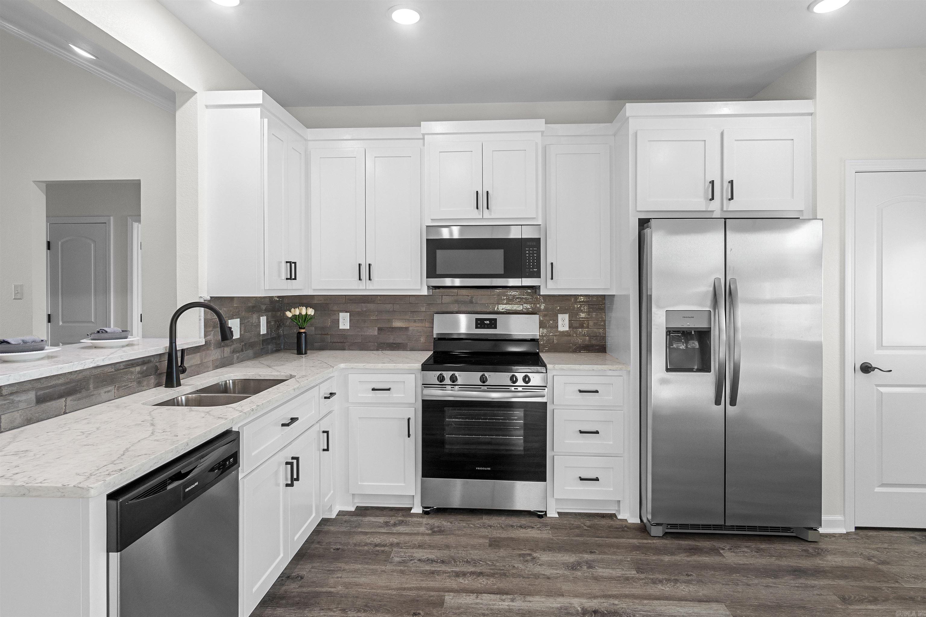 FLORIDIAN HEIGHTS PHASE 1 - Residential