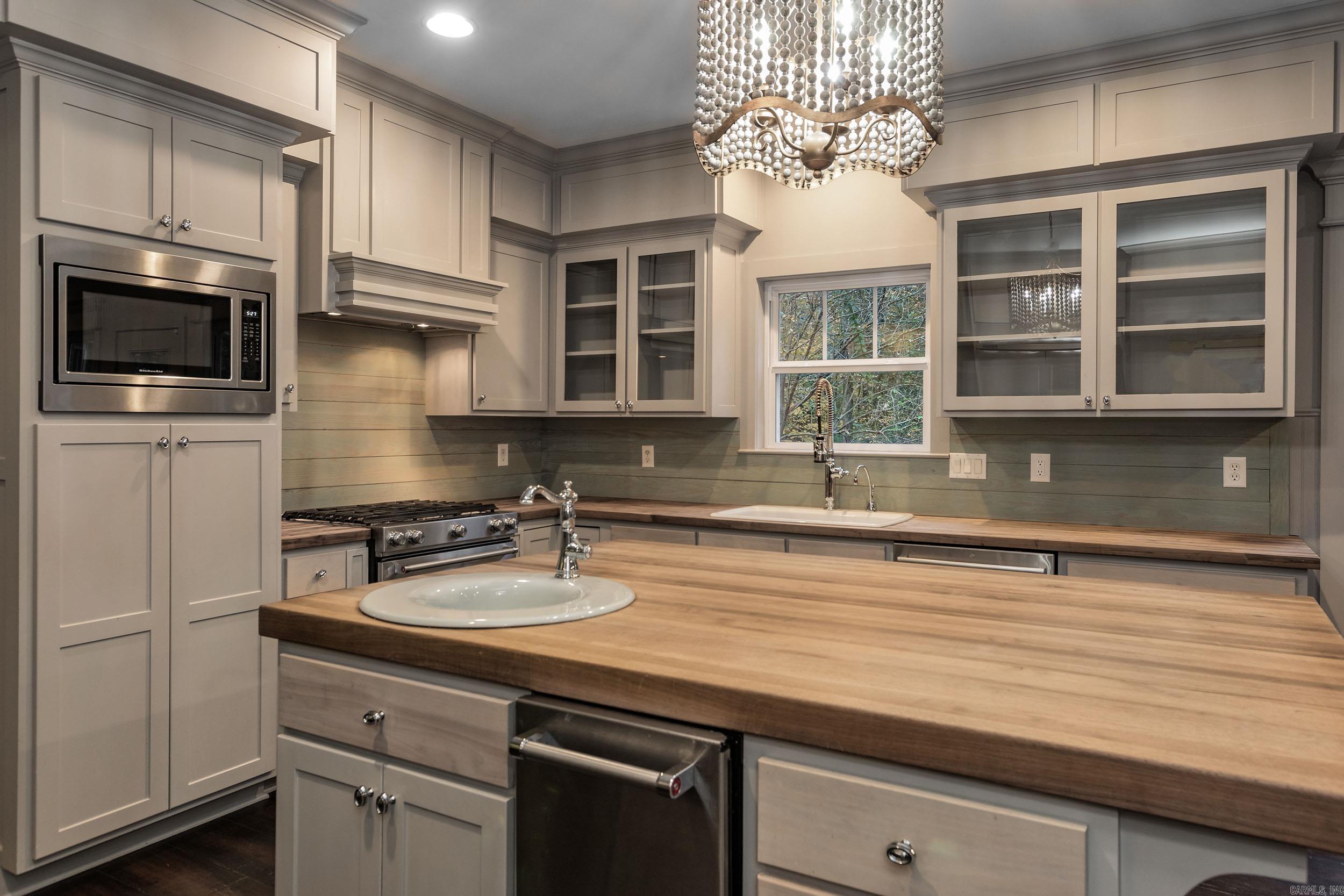 CHENAL VALLEY EPERNAY PLACE - Residential