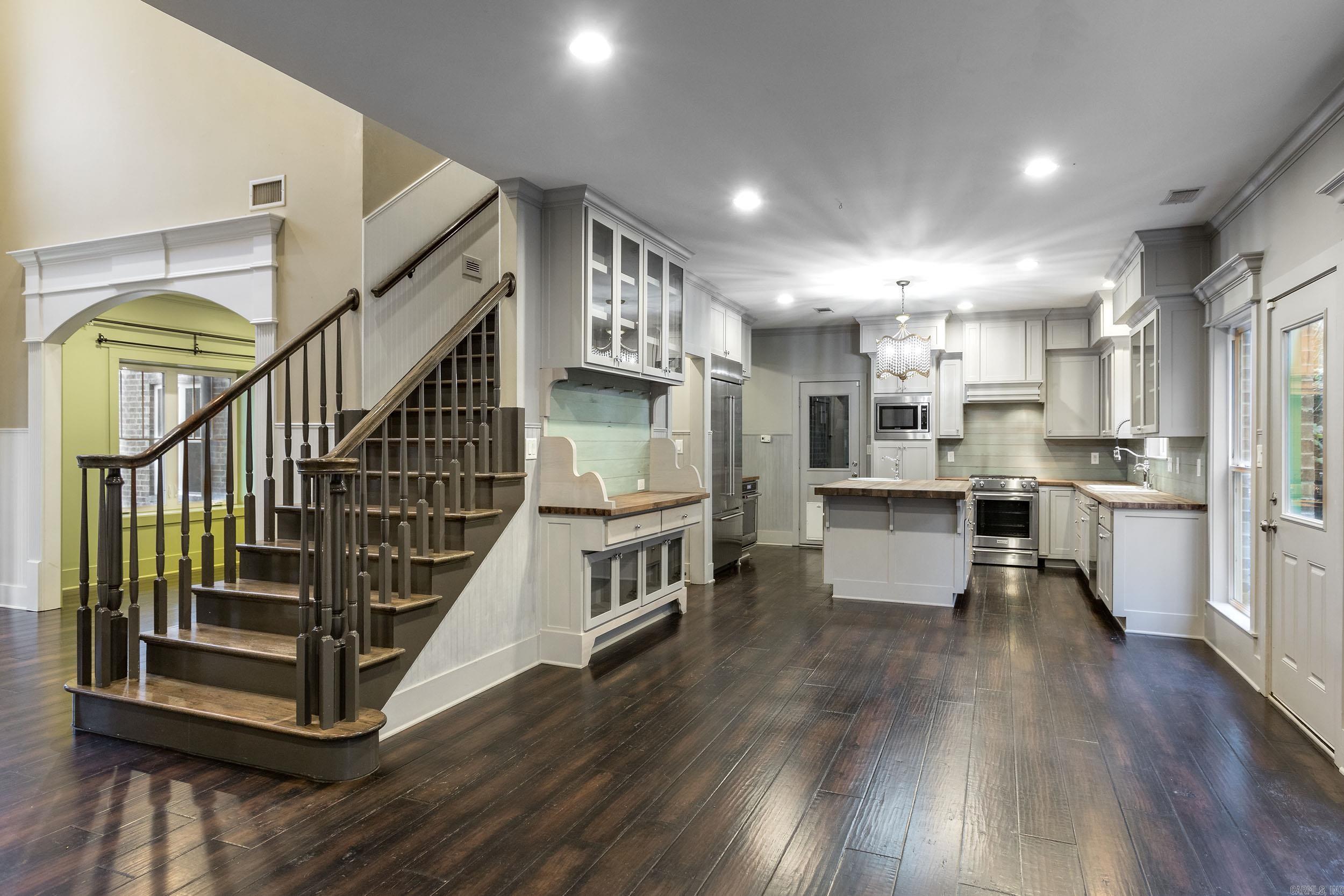 CHENAL VALLEY EPERNAY PLACE - Residential