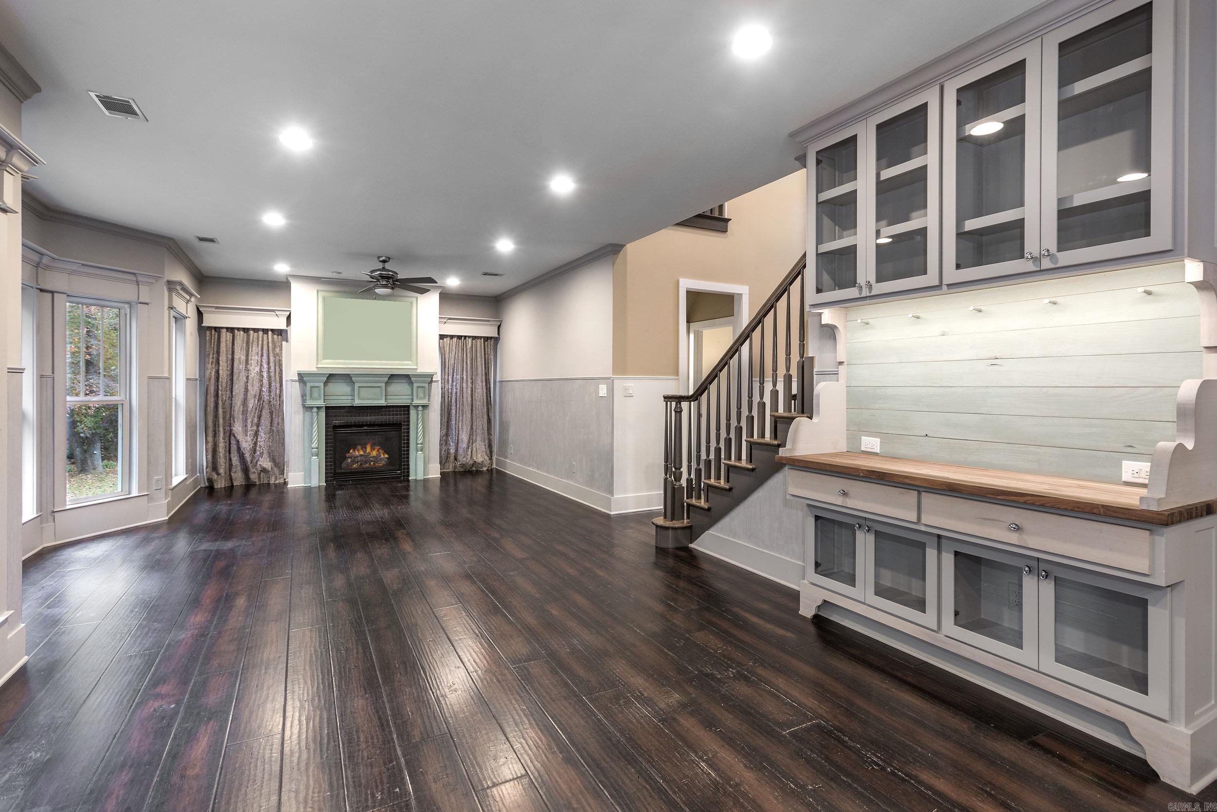 CHENAL VALLEY EPERNAY PLACE - Residential