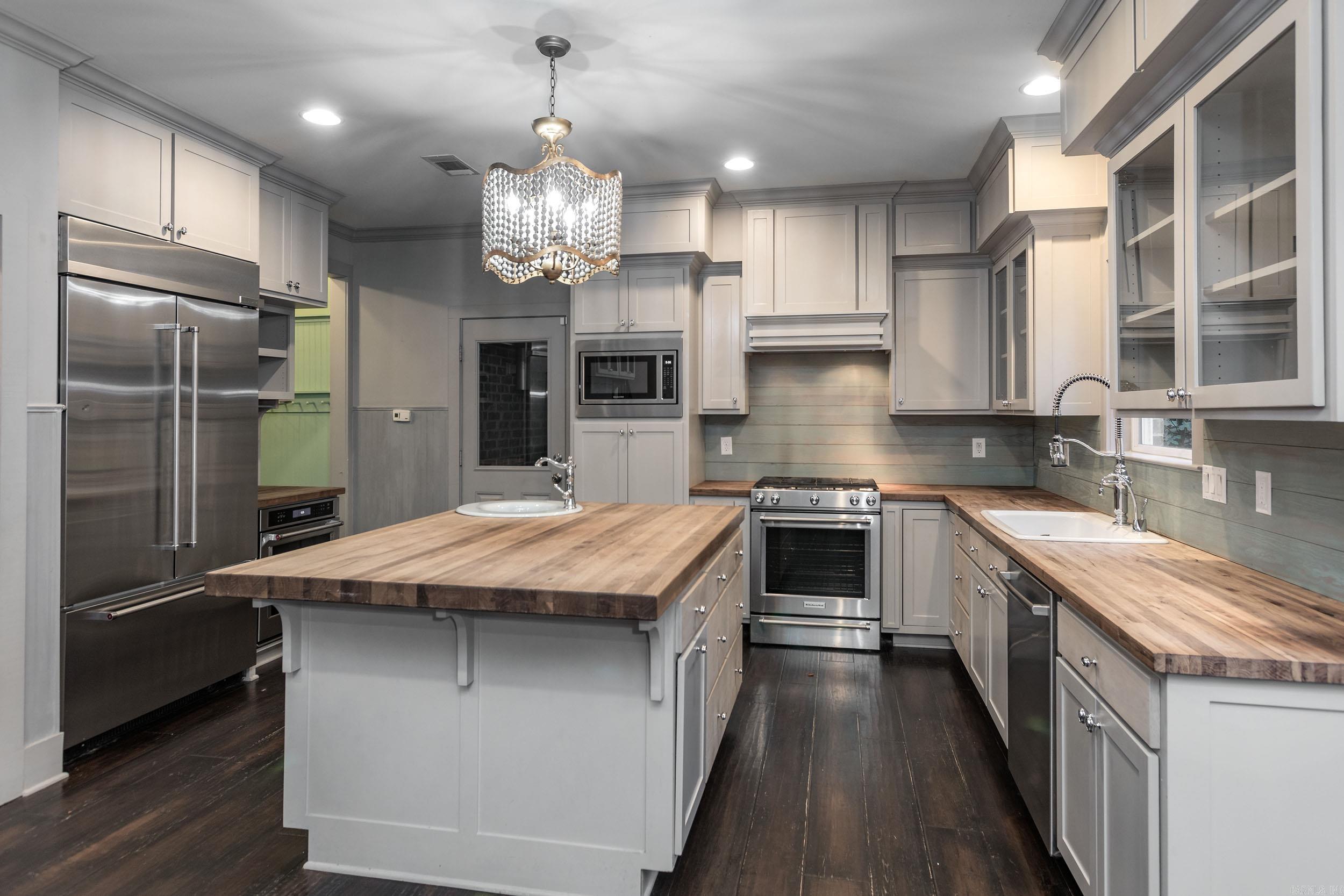 CHENAL VALLEY EPERNAY PLACE - Residential