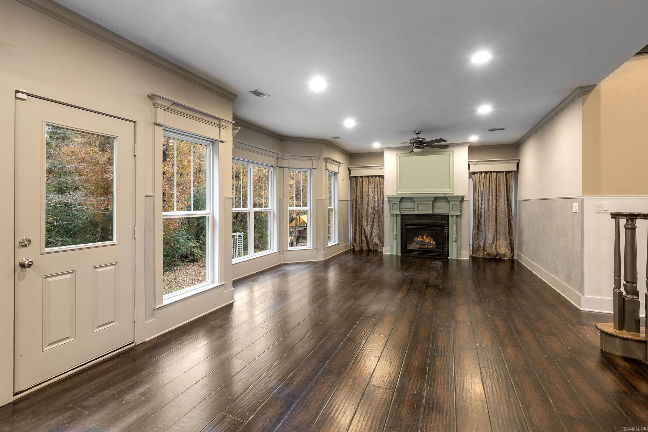 CHENAL VALLEY EPERNAY PLACE - Residential