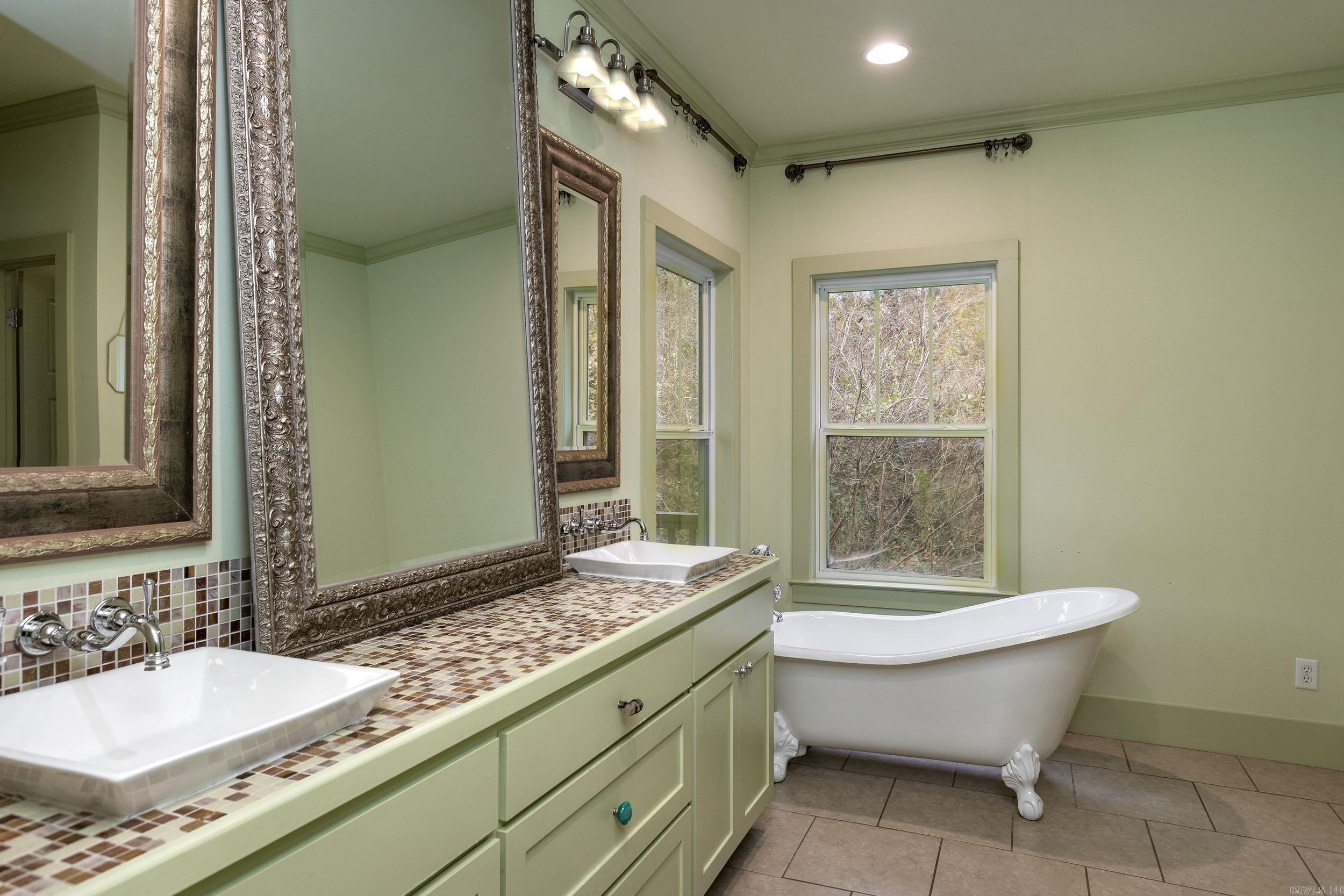 CHENAL VALLEY EPERNAY PLACE - Residential