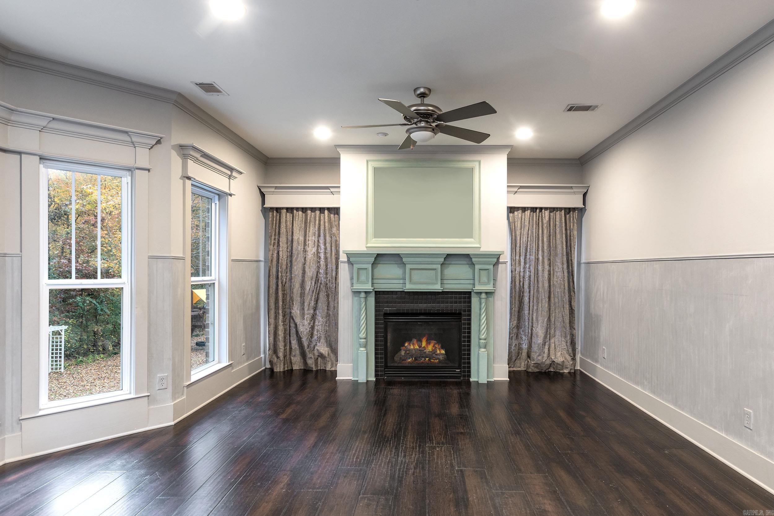 CHENAL VALLEY EPERNAY PLACE - Residential