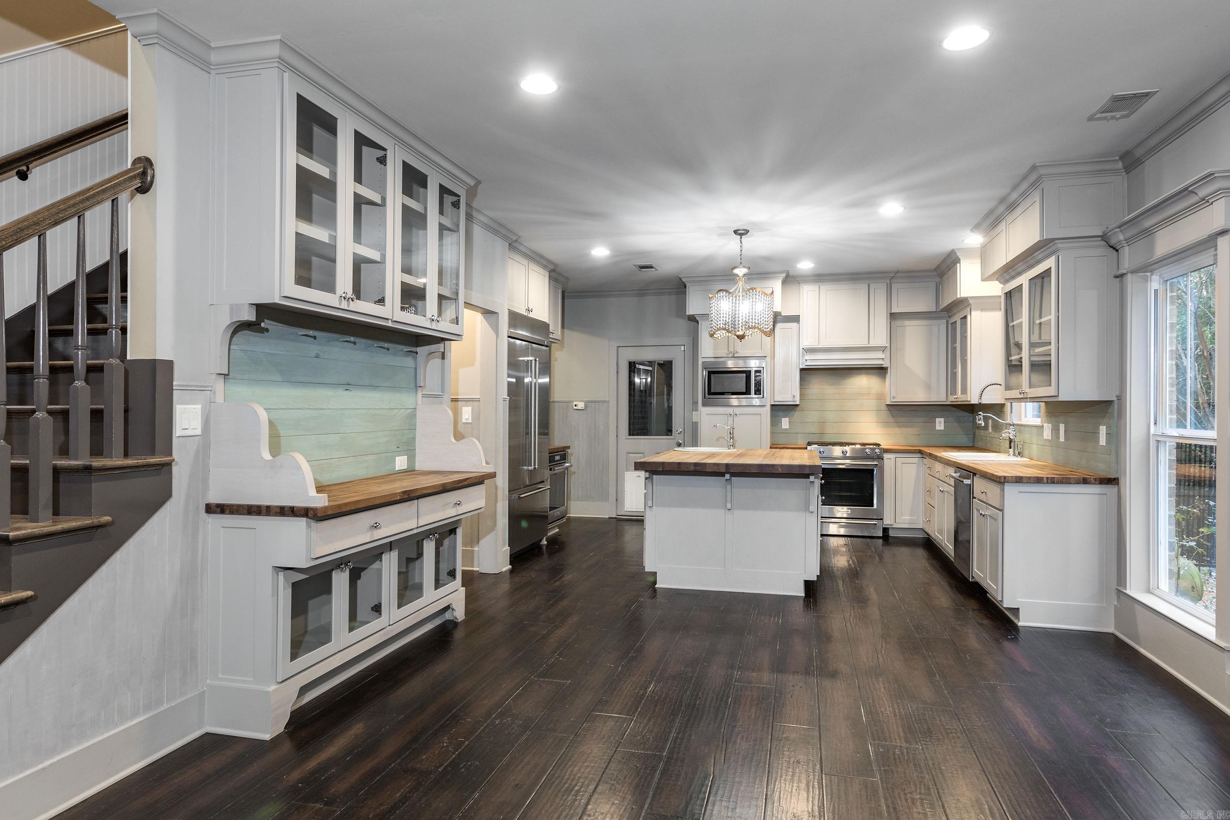 CHENAL VALLEY EPERNAY PLACE - Residential