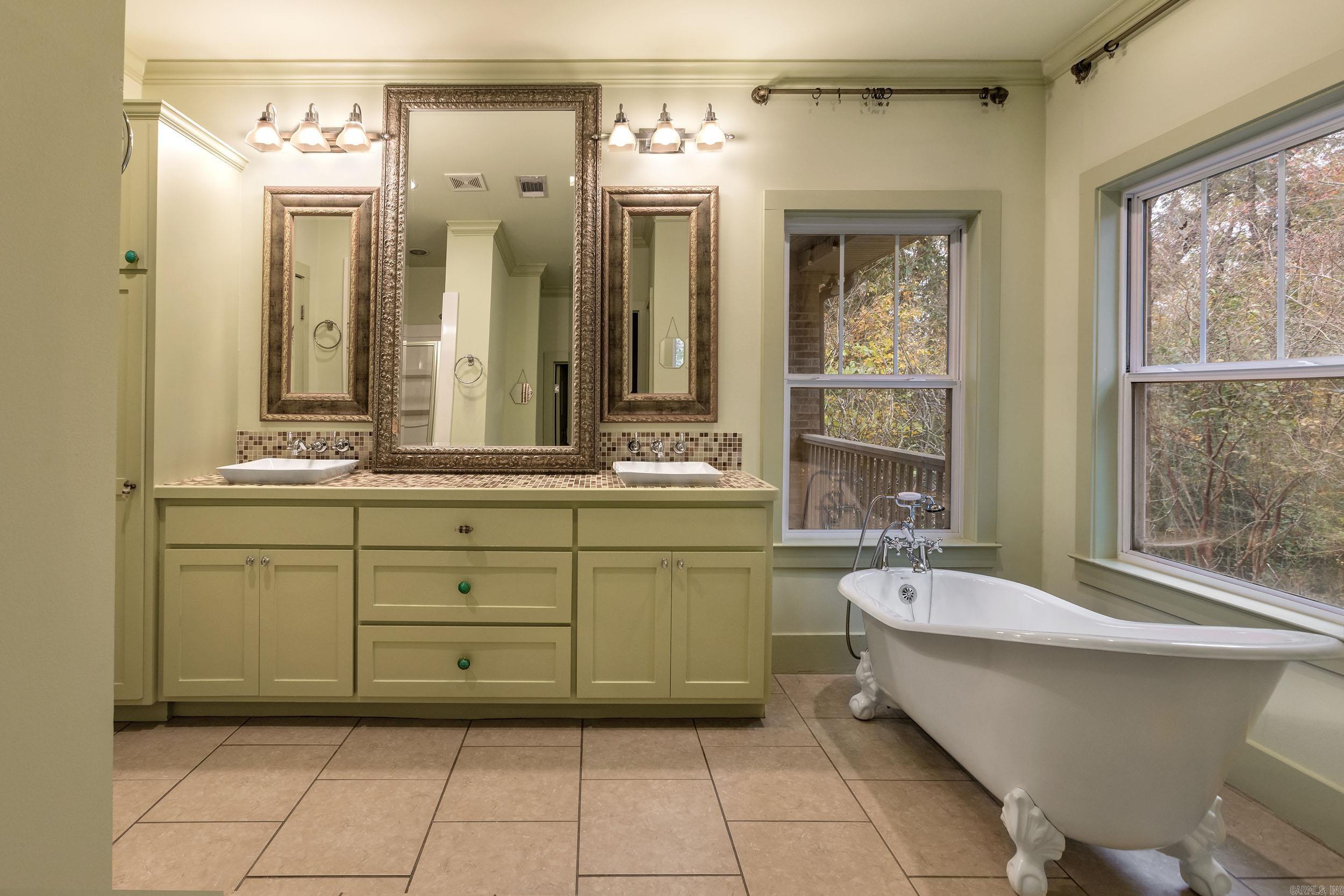 CHENAL VALLEY EPERNAY PLACE - Residential