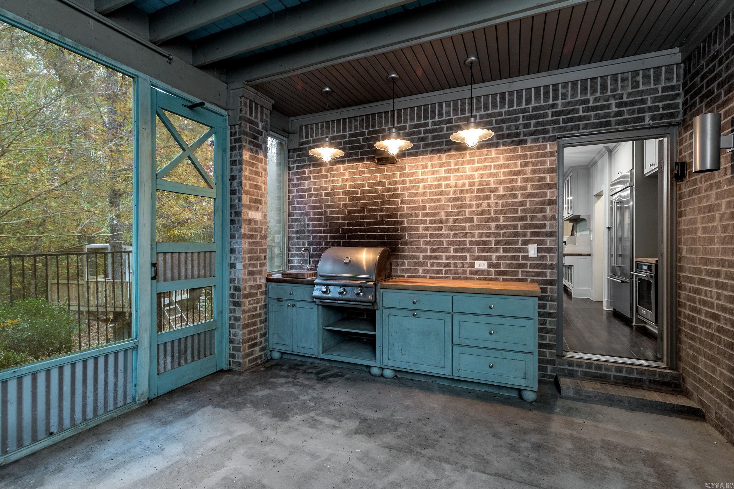 CHENAL VALLEY EPERNAY PLACE - Residential