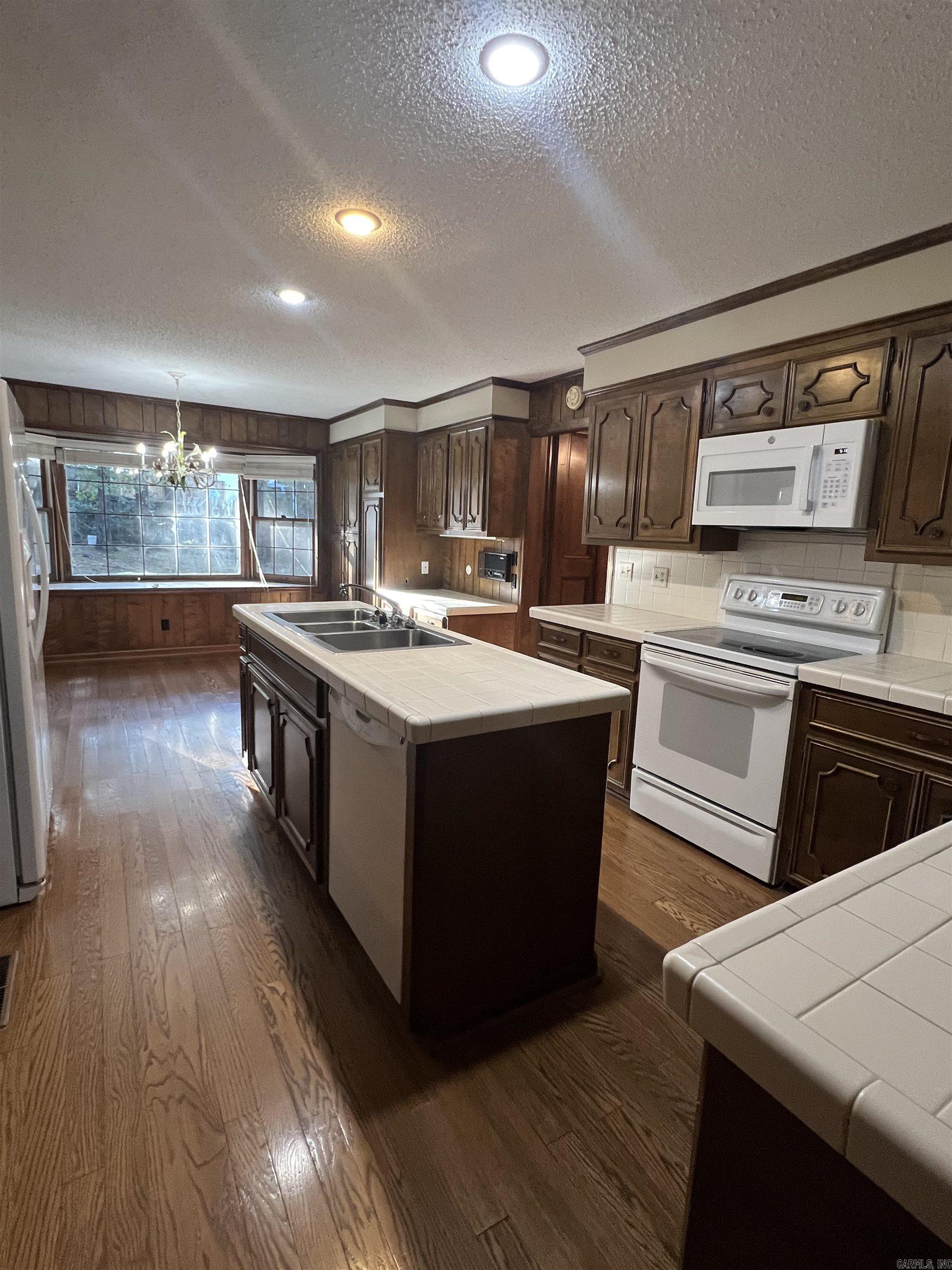 PLEASANT VALLEY - Residential