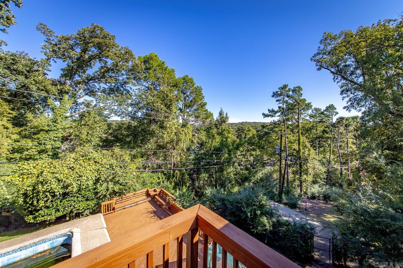 LEAWOOD MANOR - Residential