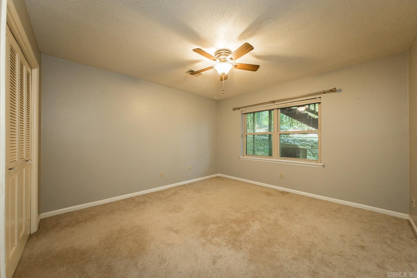 LEAWOOD MANOR - Residential