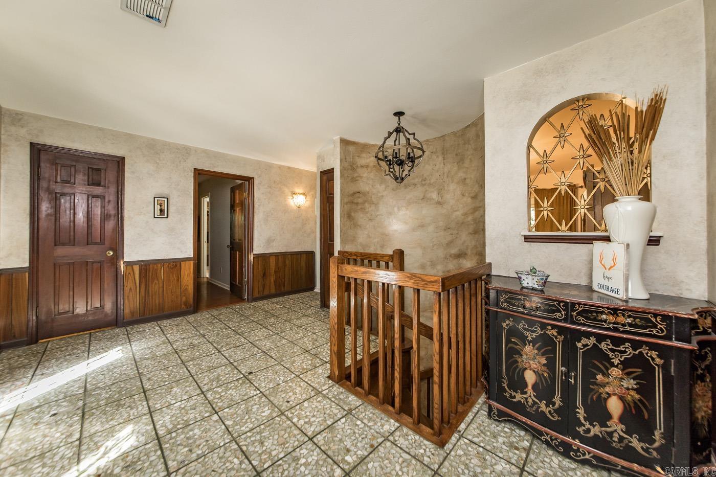 LEAWOOD MANOR - Residential