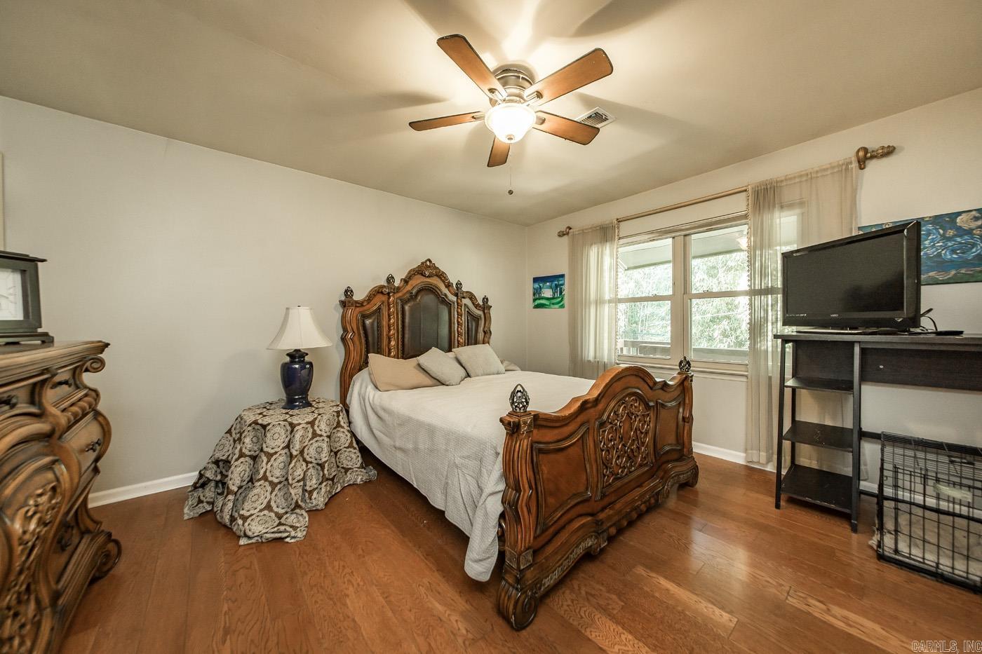 LEAWOOD MANOR - Residential