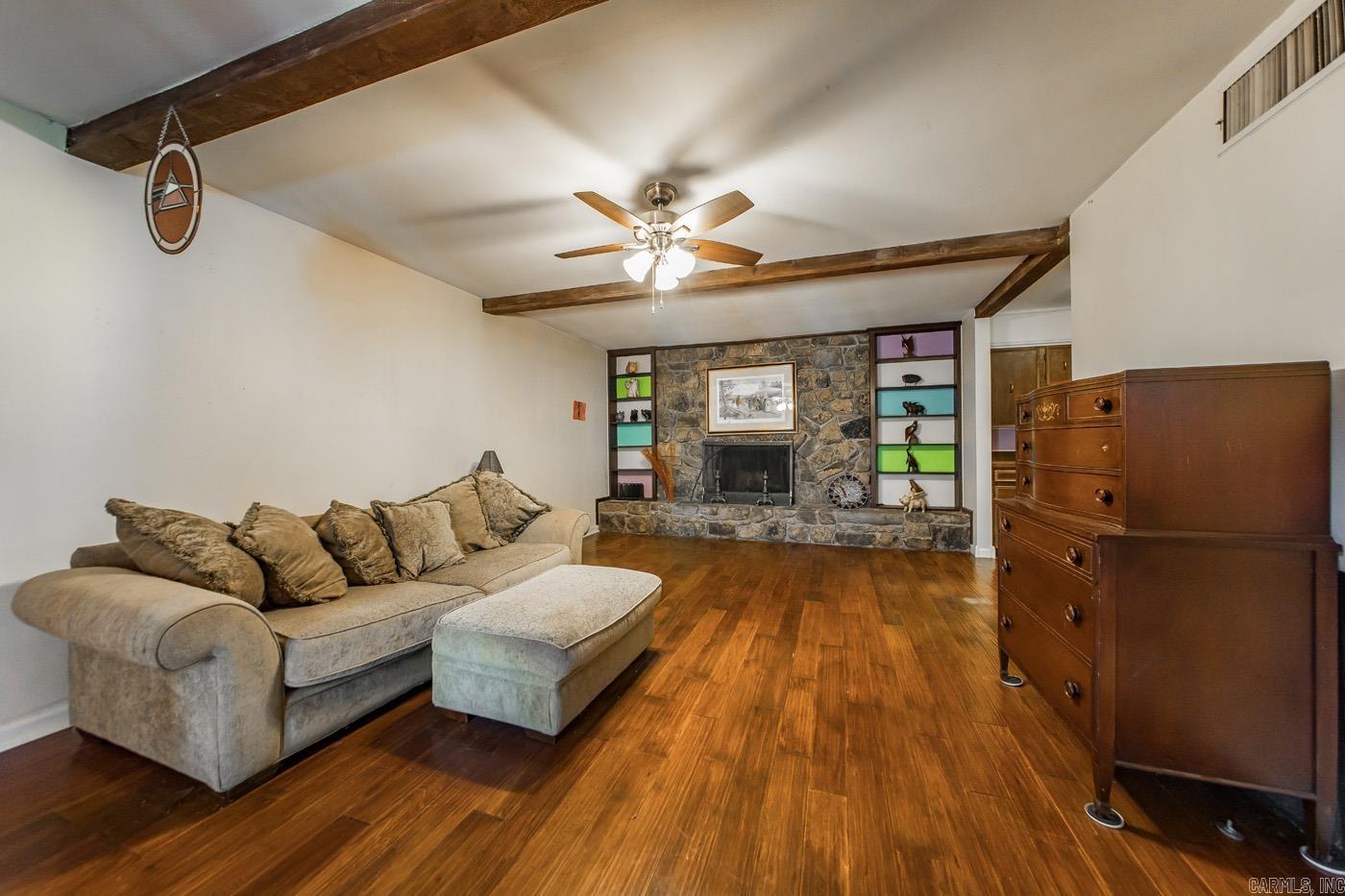 LEAWOOD MANOR - Residential