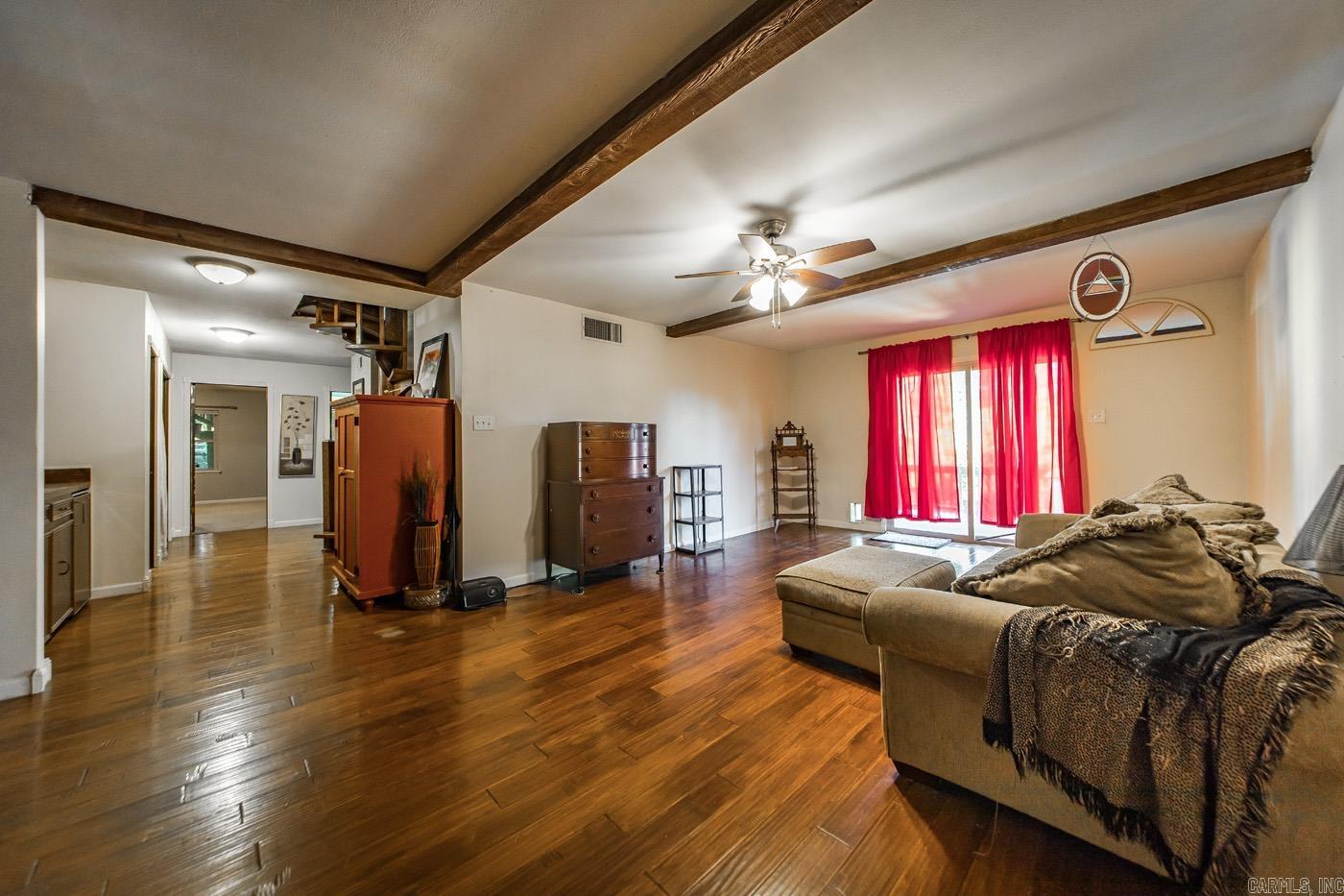 LEAWOOD MANOR - Residential