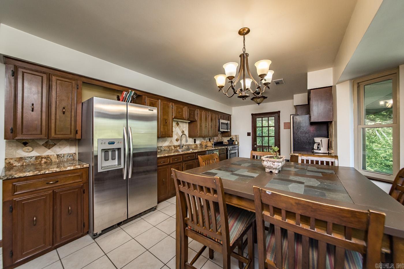 LEAWOOD MANOR - Residential