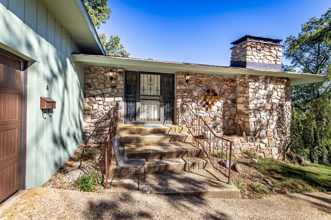 LEAWOOD MANOR - Residential